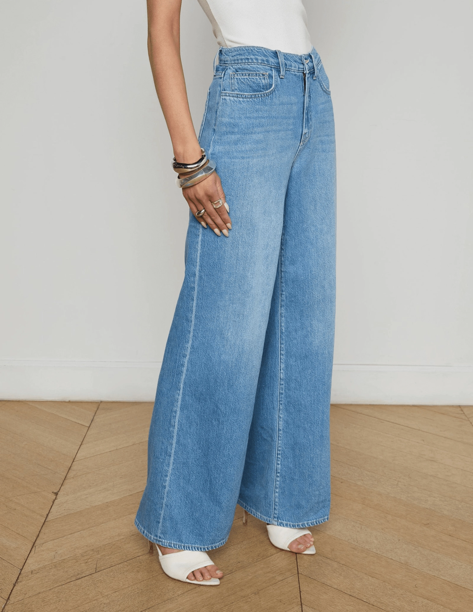 L'AGENCE Alicent High Rise Wide Leg Crop Jeans in Caster Modern Attire