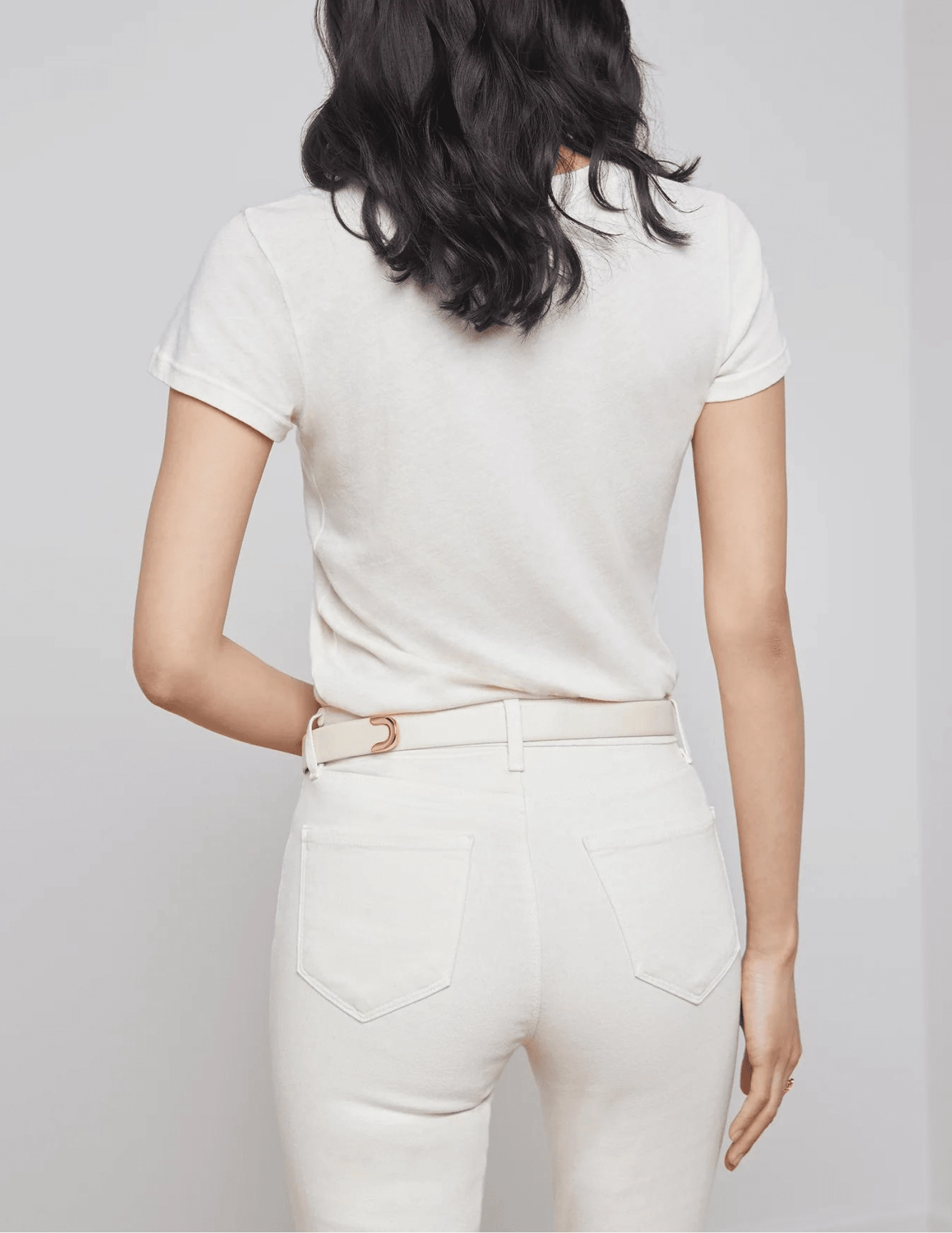 L'Agence Becca V-Neck Tee NonBindingWaistline MoistureWicking