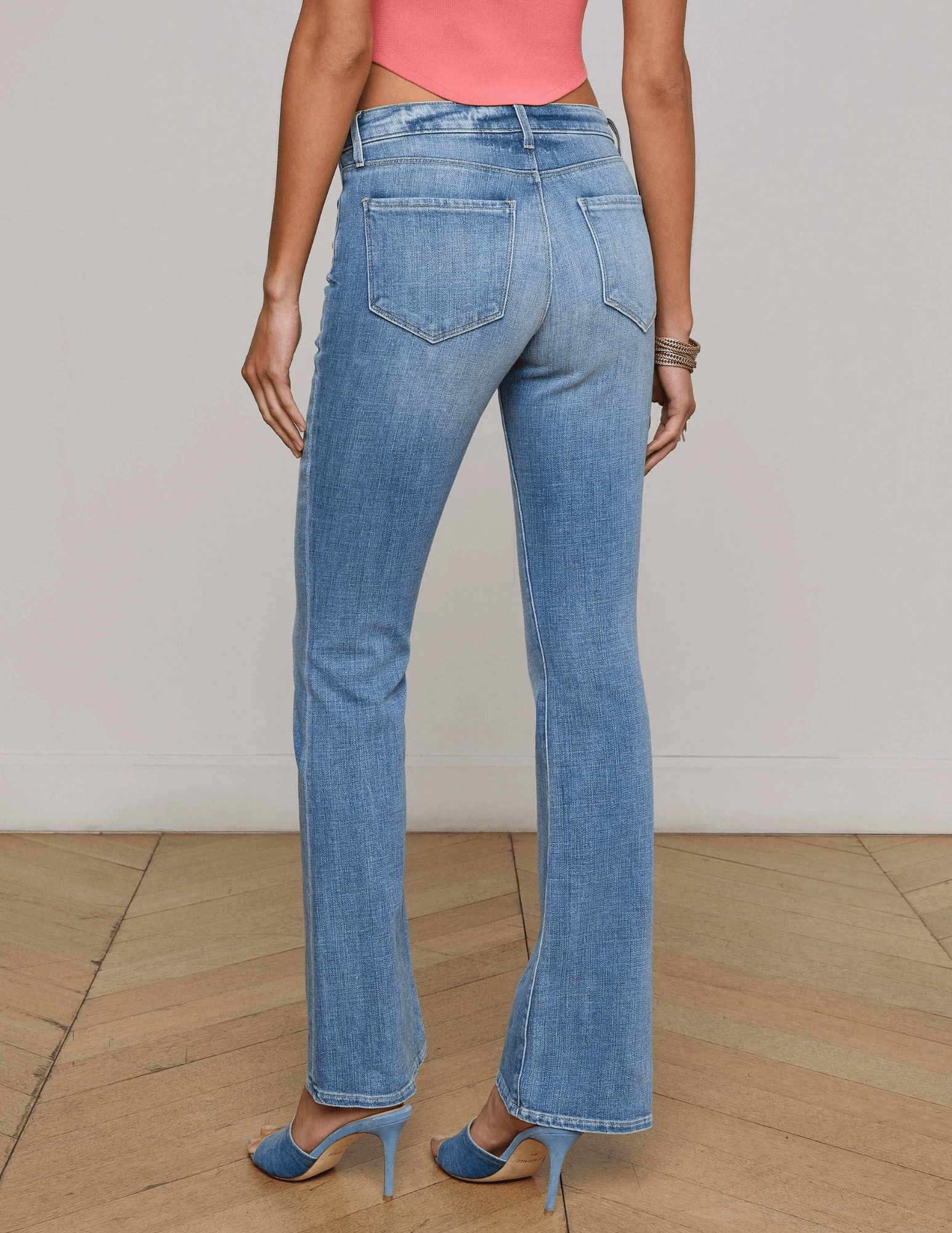 L'AGENCE Cara Low-Rise Bootcut Jeans in Ibarra Sustainable Dye Methods Couple Look Elegant Summer Vibes