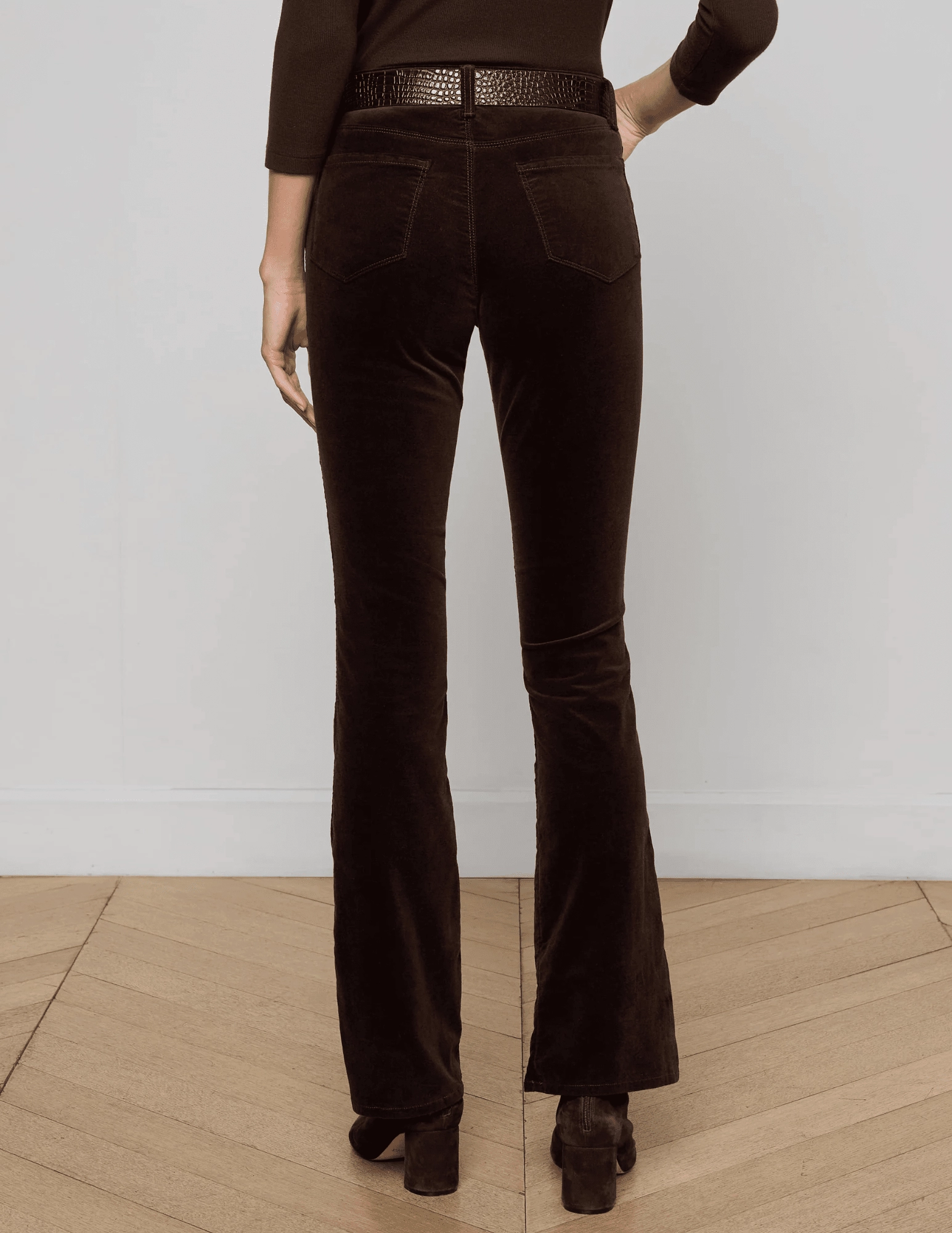 L'AGENCE Stevie Velvet Jeans in Coffee Bean Flexible Seam Organic Cotton