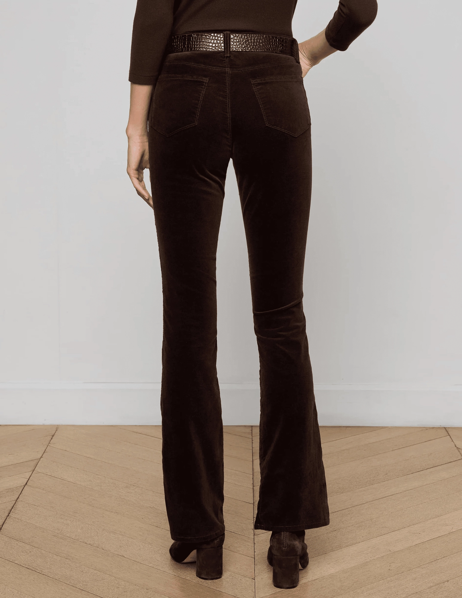 L'AGENCE Stevie Velvet Jeans in Coffee Bean Date Night Summer Vibes Eco Friendly Denim