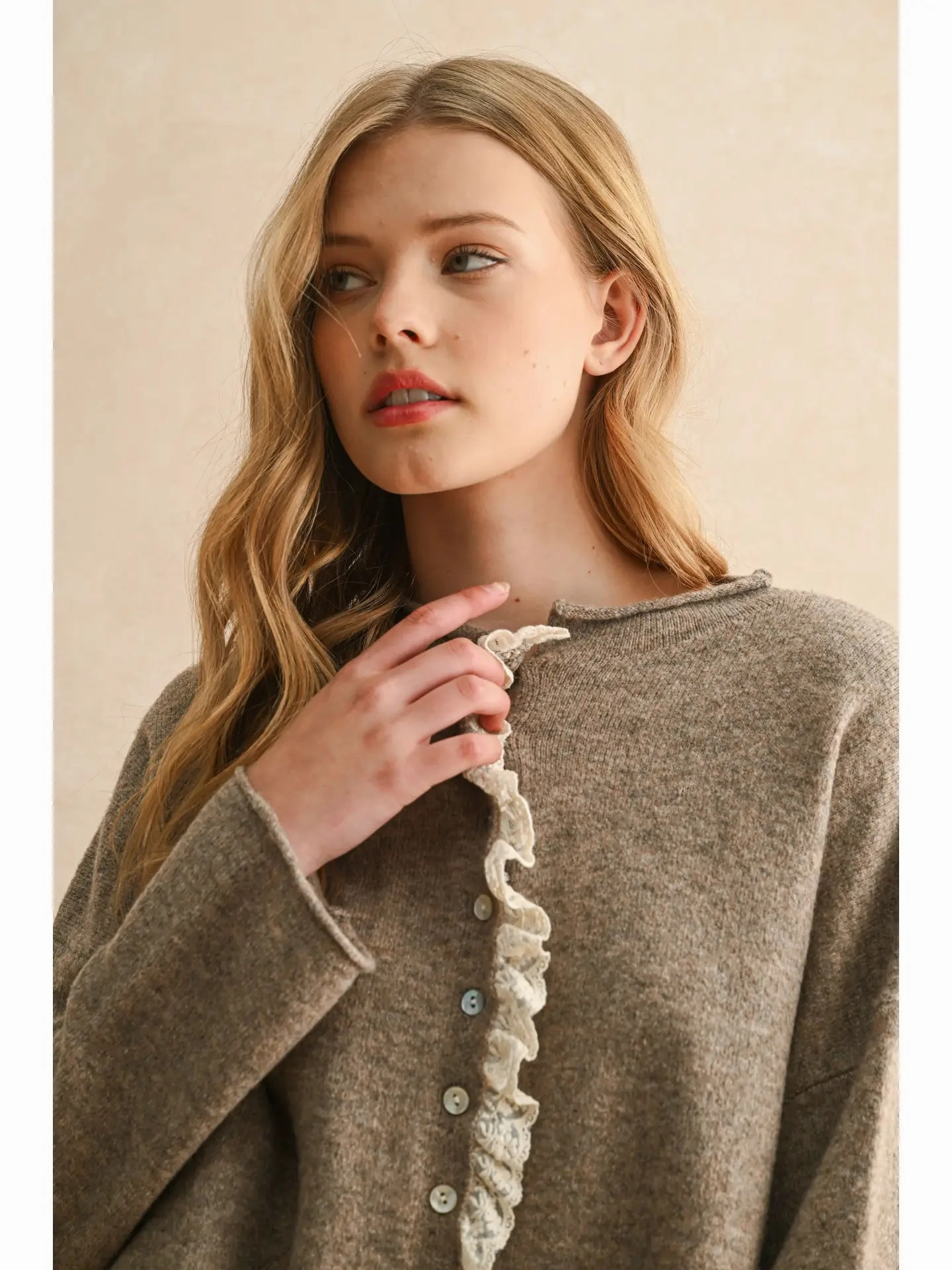 MultiLayer Stitching Simple Pullover Lace Trim Knitted Cardigan