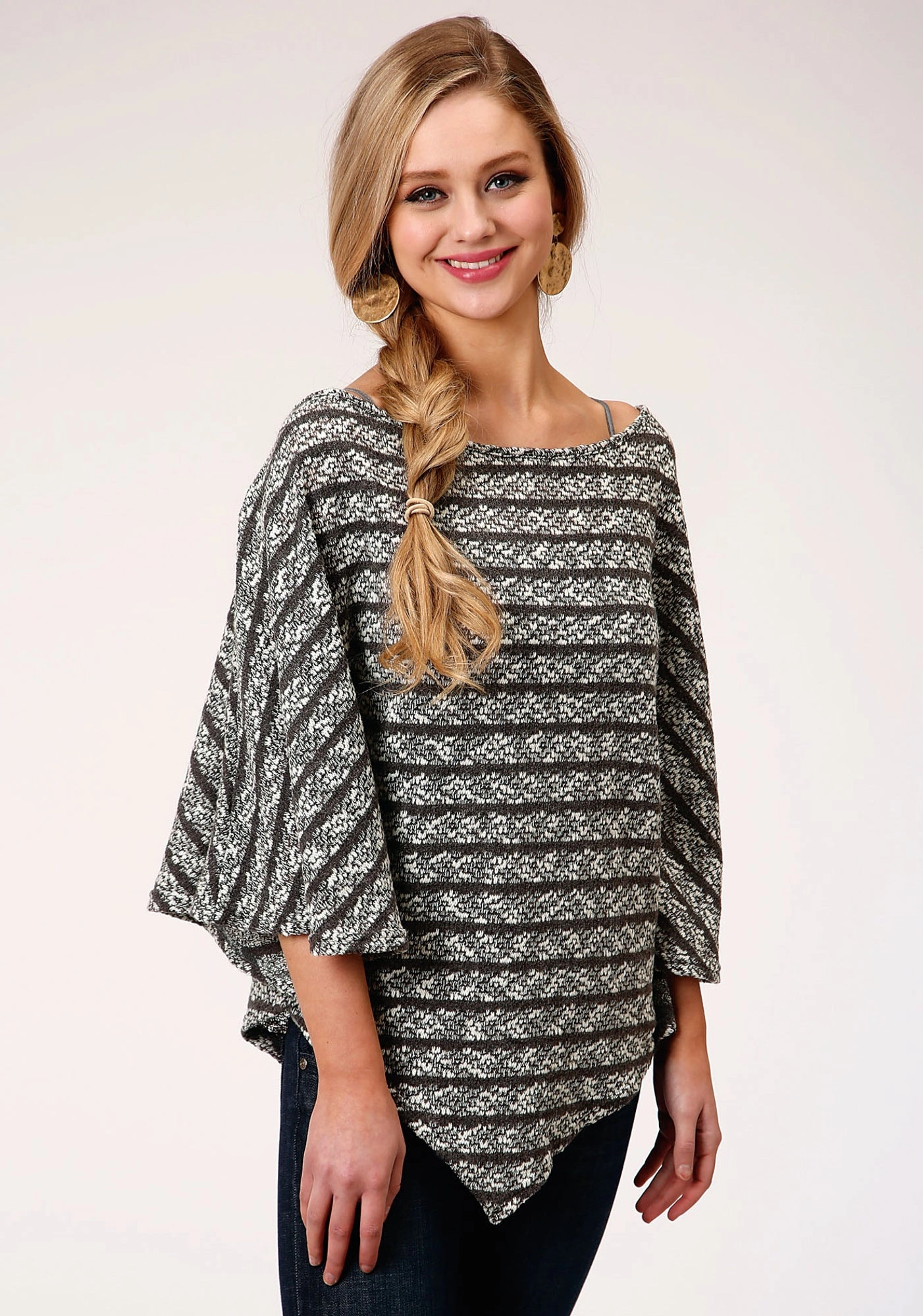 Chilly Weather Knit Roper Womens Black/White Cotton Blend Open Knit S/S Poncho
