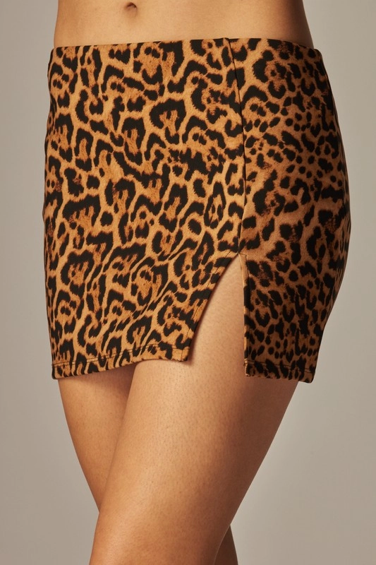 Vibe Shot Leopard Scuba Slim Front-slit Mini Skirt Skort