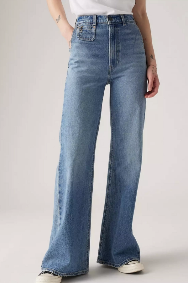 FrictionResistant Edges Tagless Neckline Design Levi's Ribcage Bell Women's Jeans