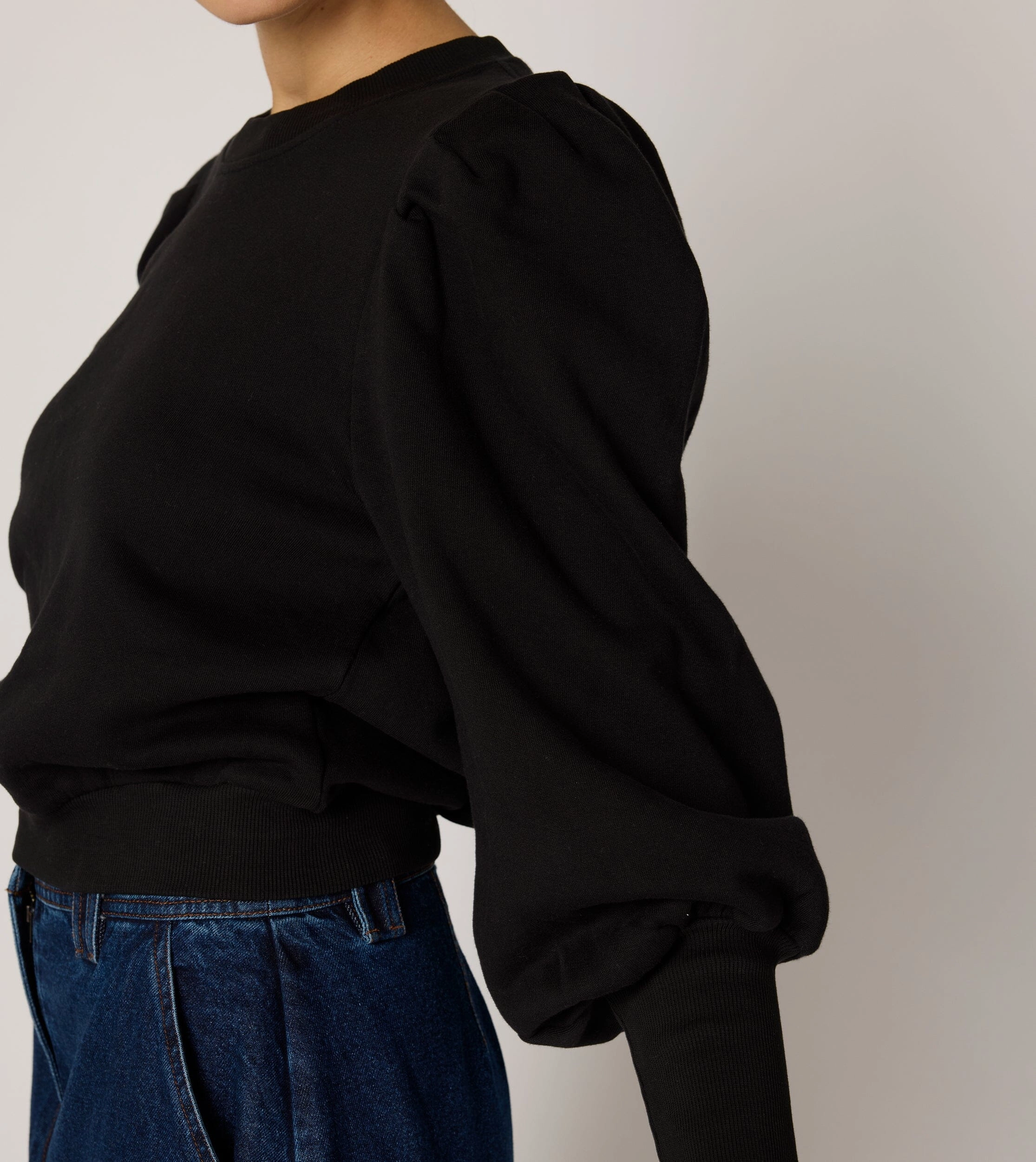 NonChafingEdges Indi Sweatshirt | Black