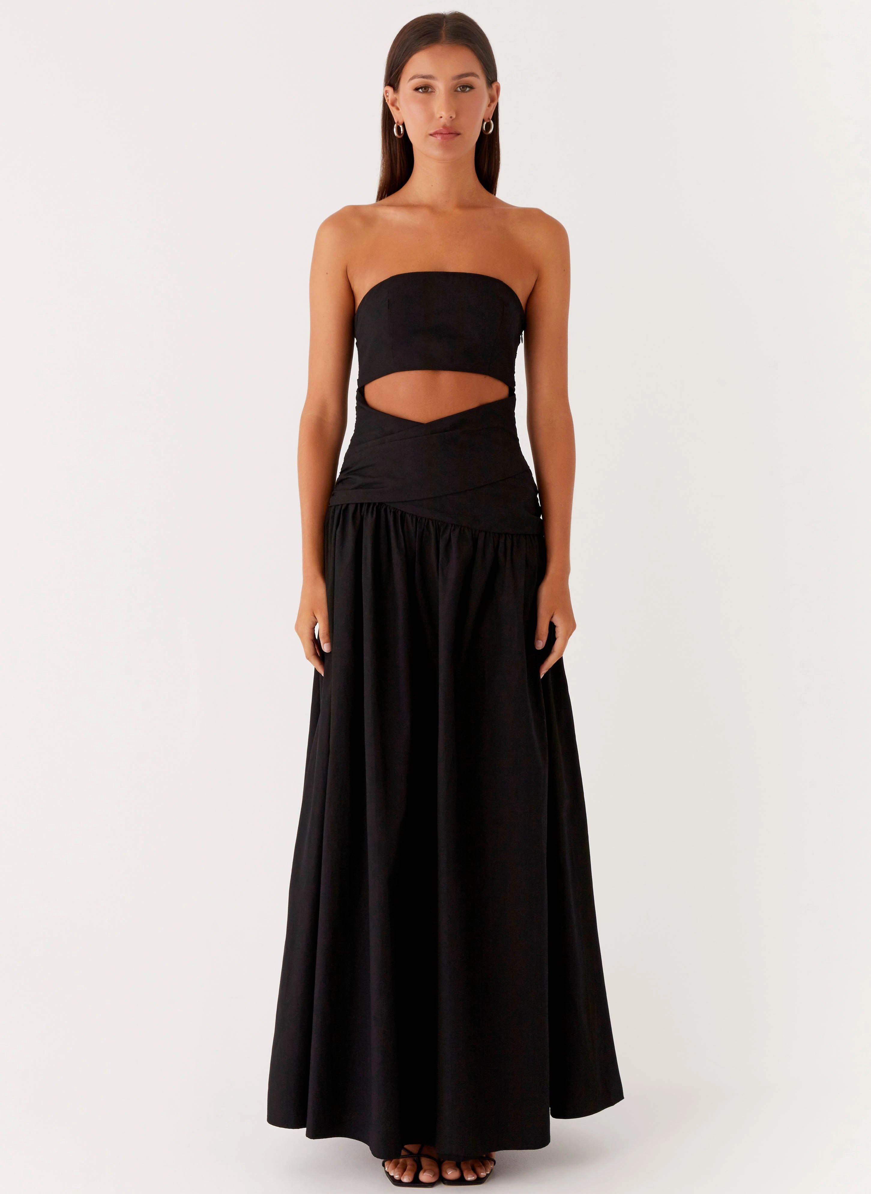 Lumen Maxi Dress - Black Balanced Look Versatile Touch