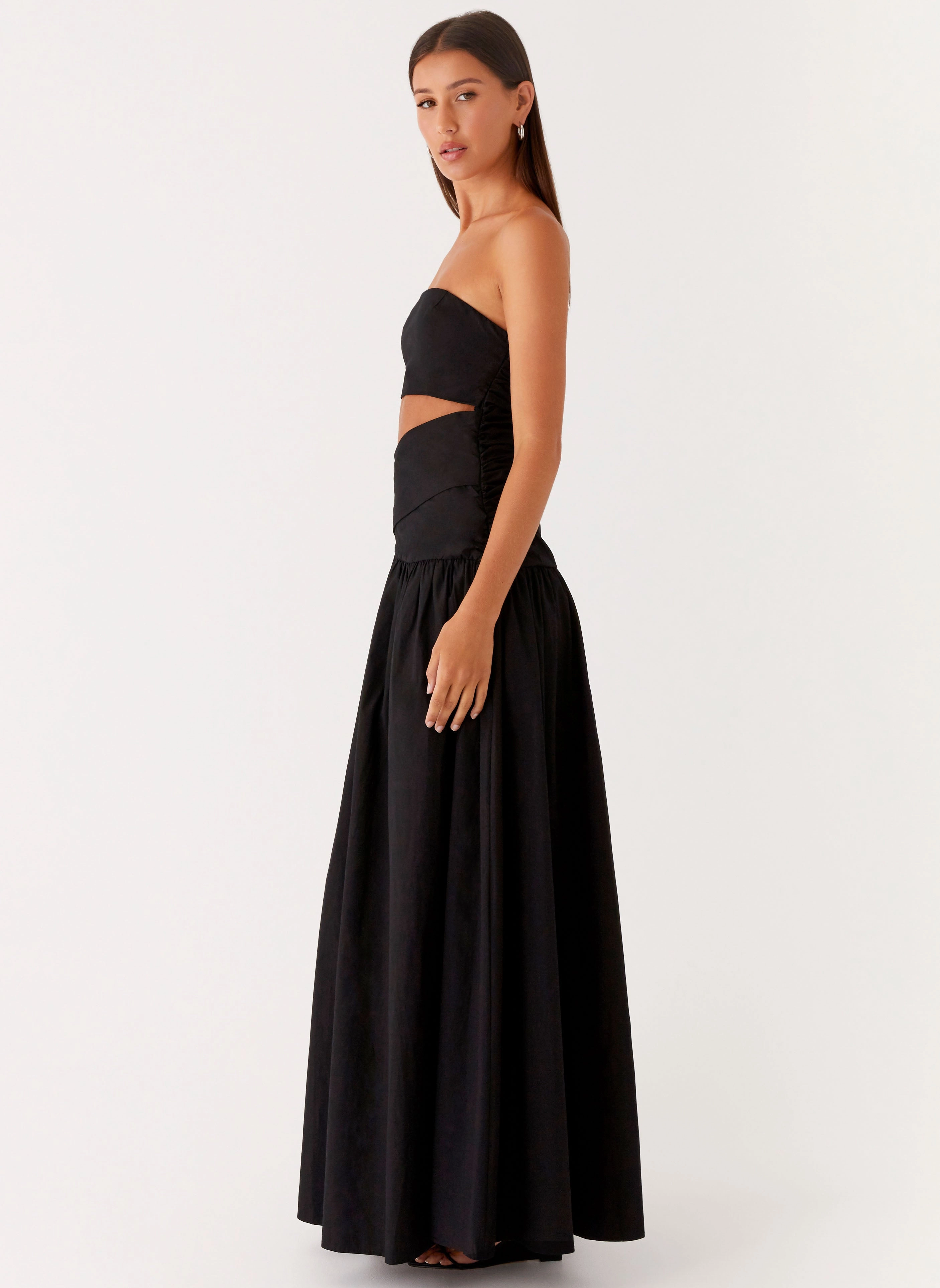 Classic Line Graduation-Event Lumen Maxi Dress - Black