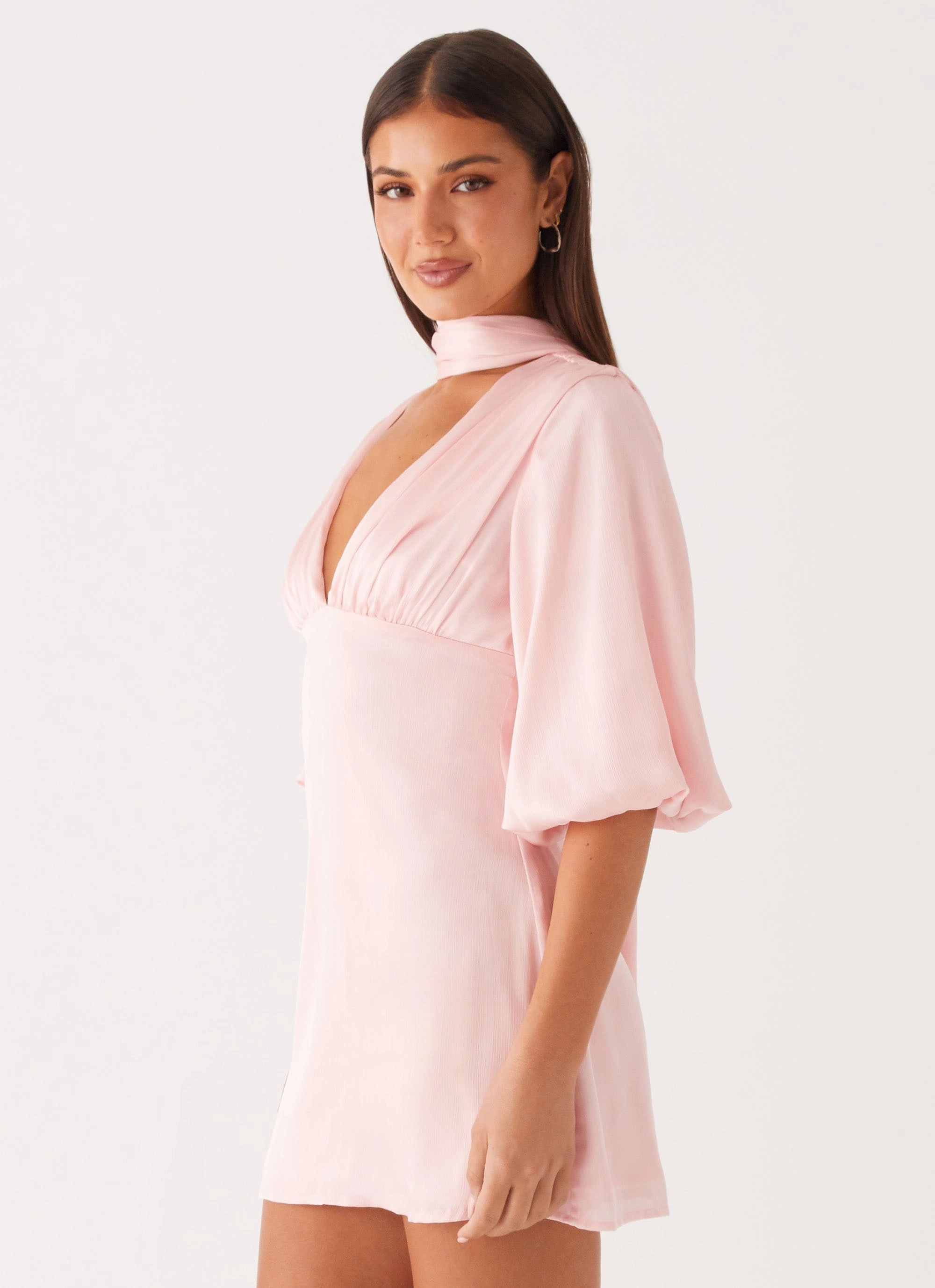Smooth Outline Delicate Details Mary Mini Dress - Pink