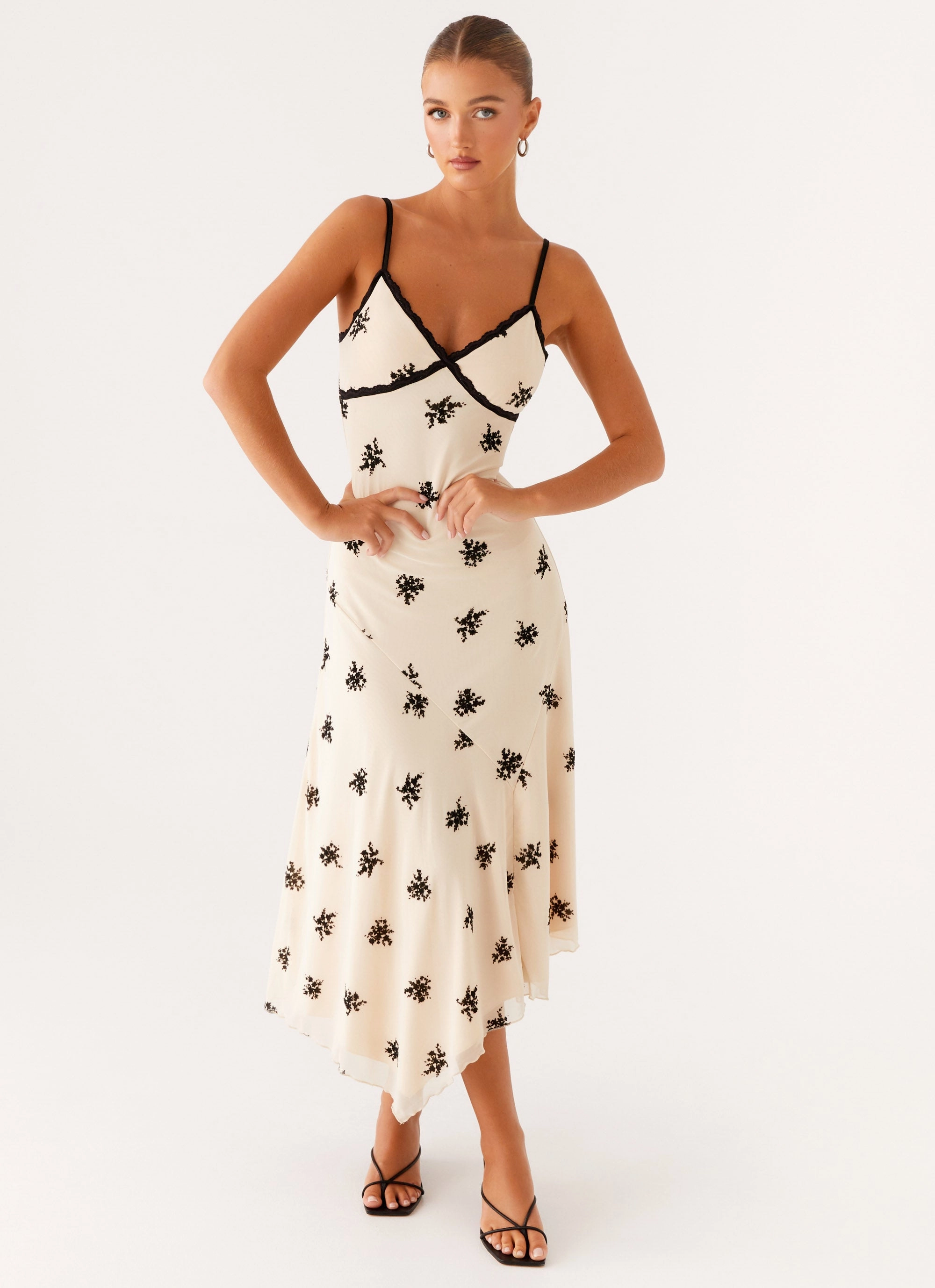 Amelia Midi Dress - Nude Charming Design Fresh Aesthetic