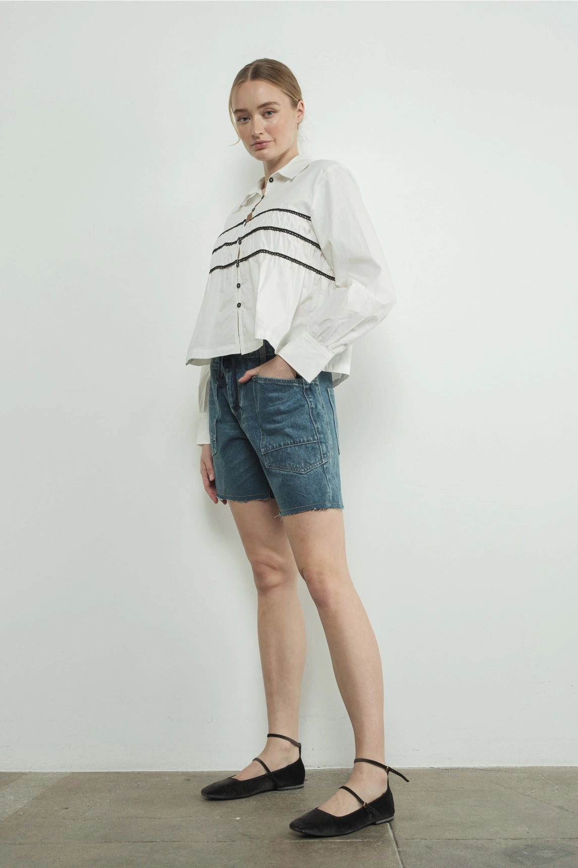 Vintage Washed Denim Shorts - Medium Wash Resilient Fabric Blend AntiPill Surface