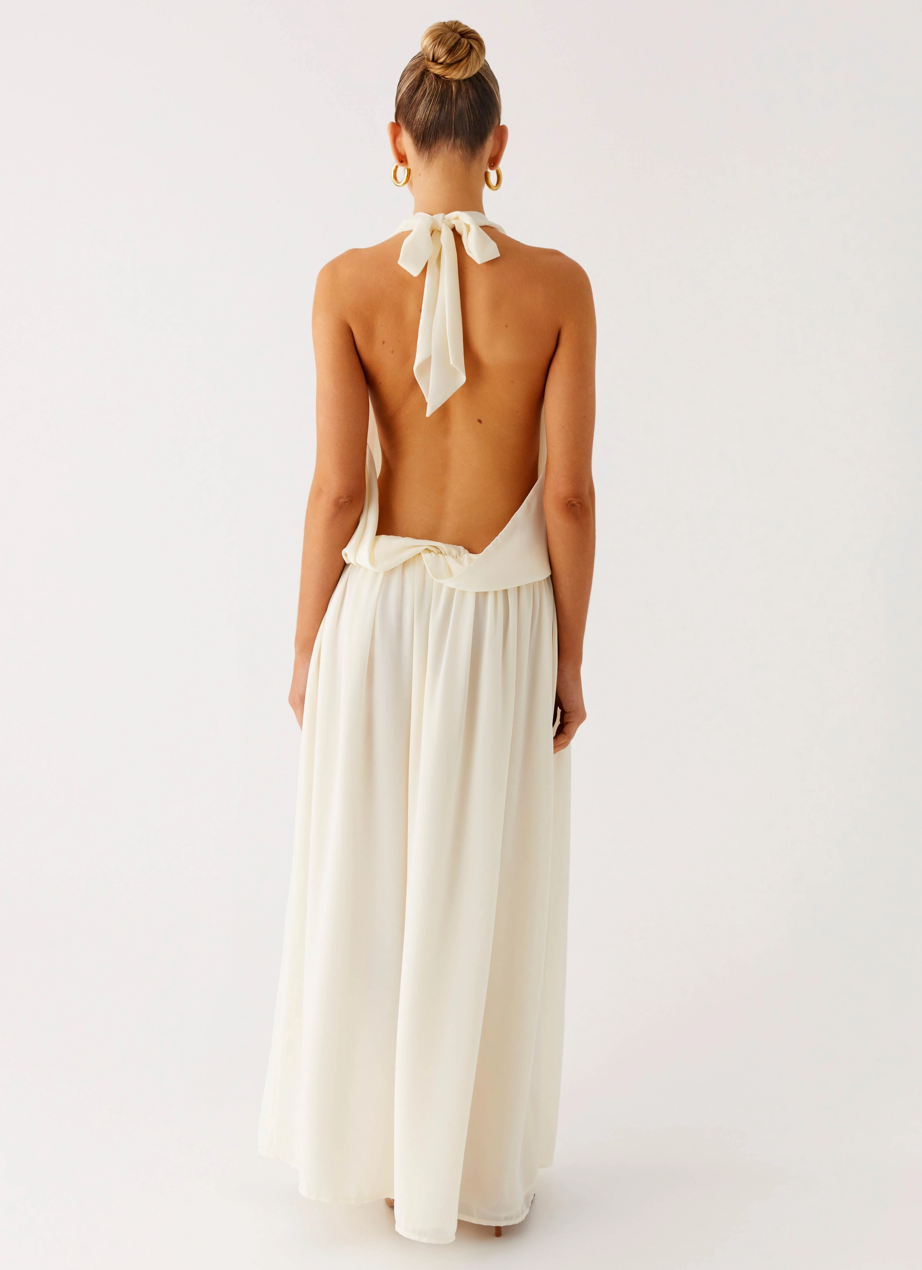 Narlah Halter Maxi Dress - Ivory Move Easy Breathable Design