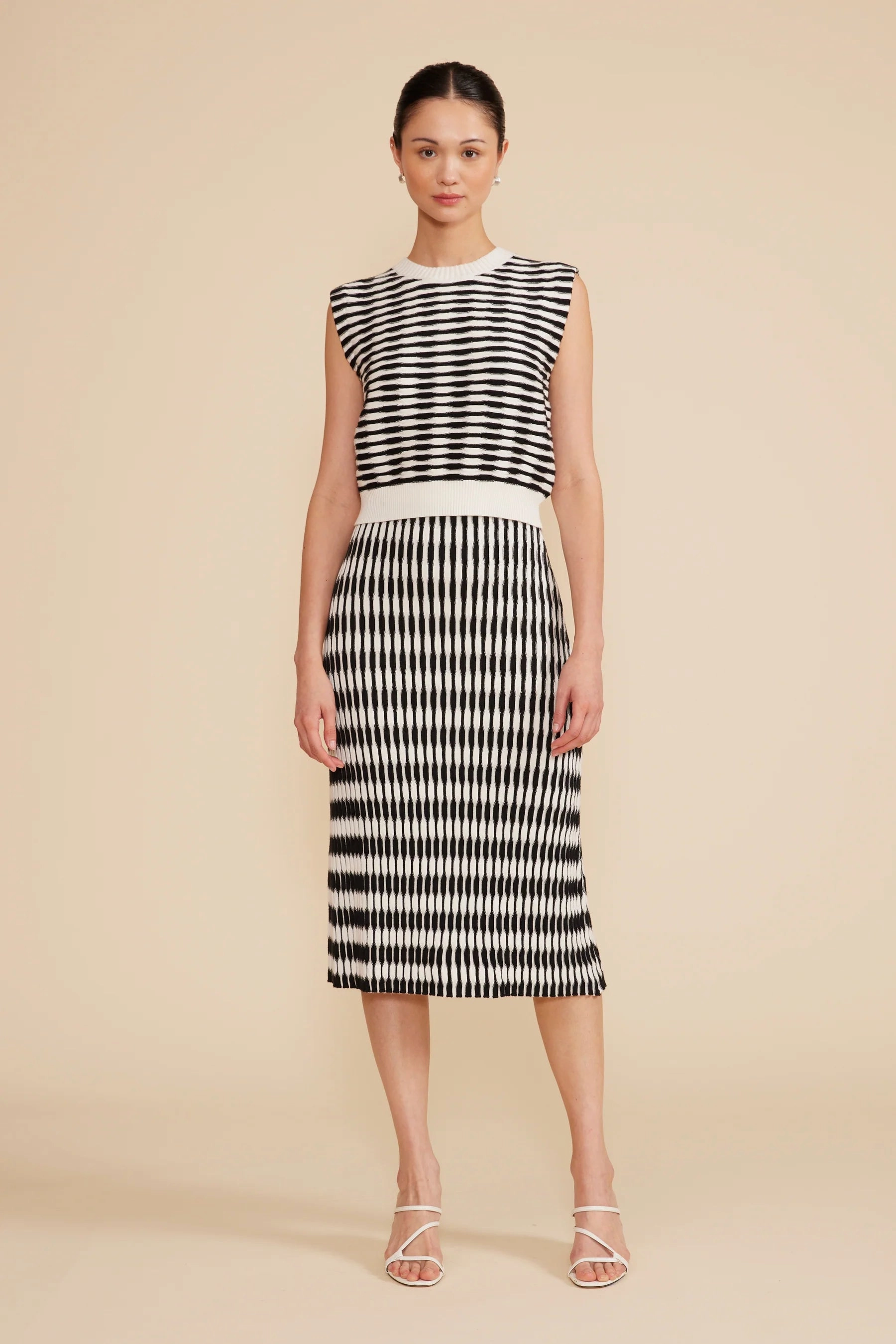 Newport Knit Skirt Sleek Style