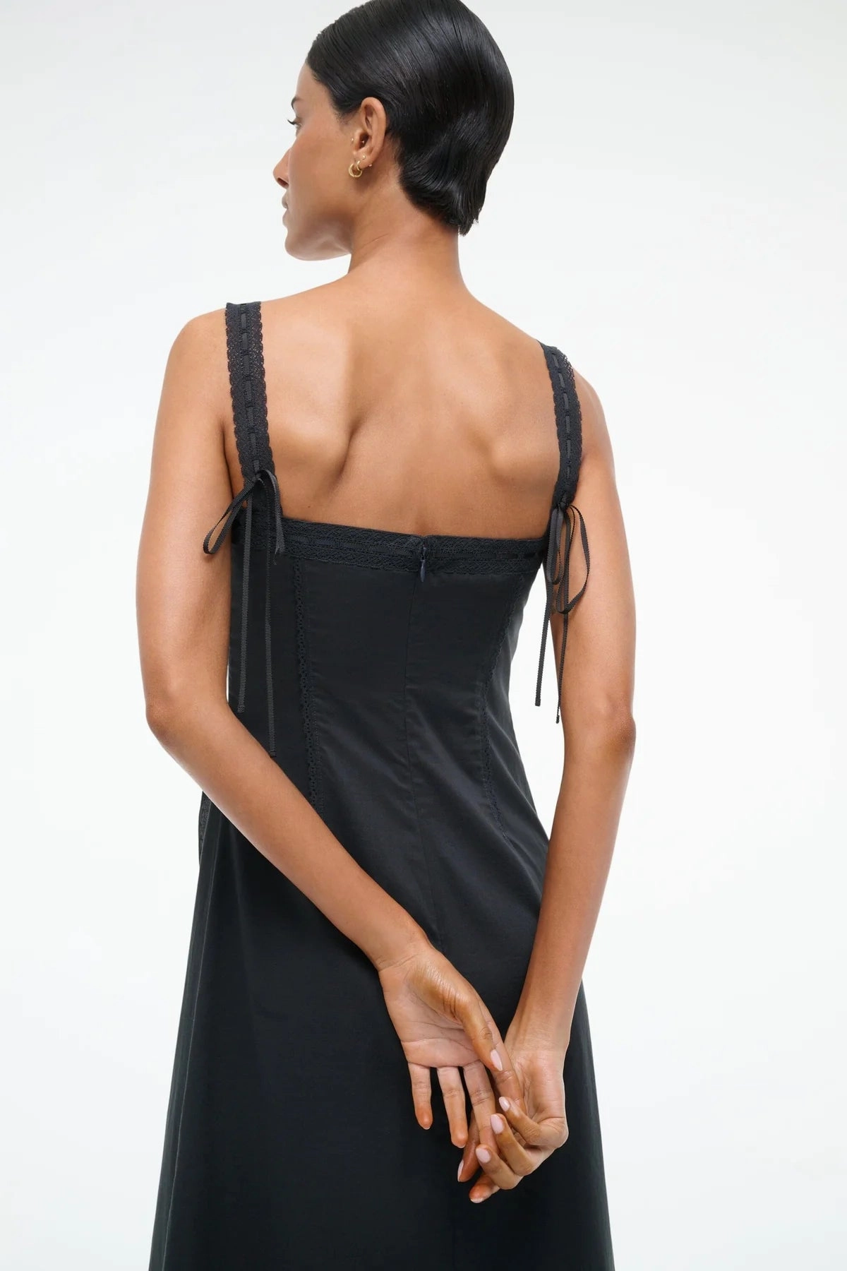 Matilde Dress in Black Bodycon Fit