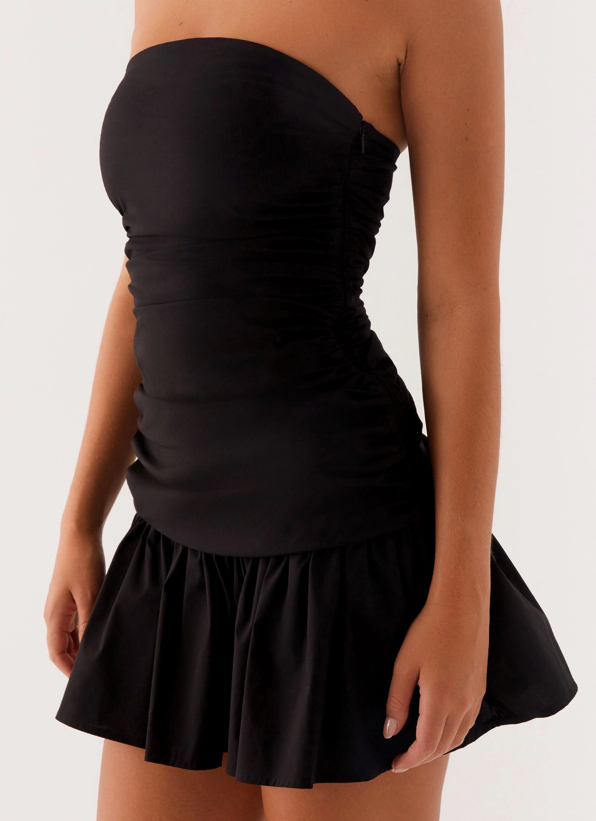 Sleek Volume Tulle Flow Carmel Mini Dress - Black