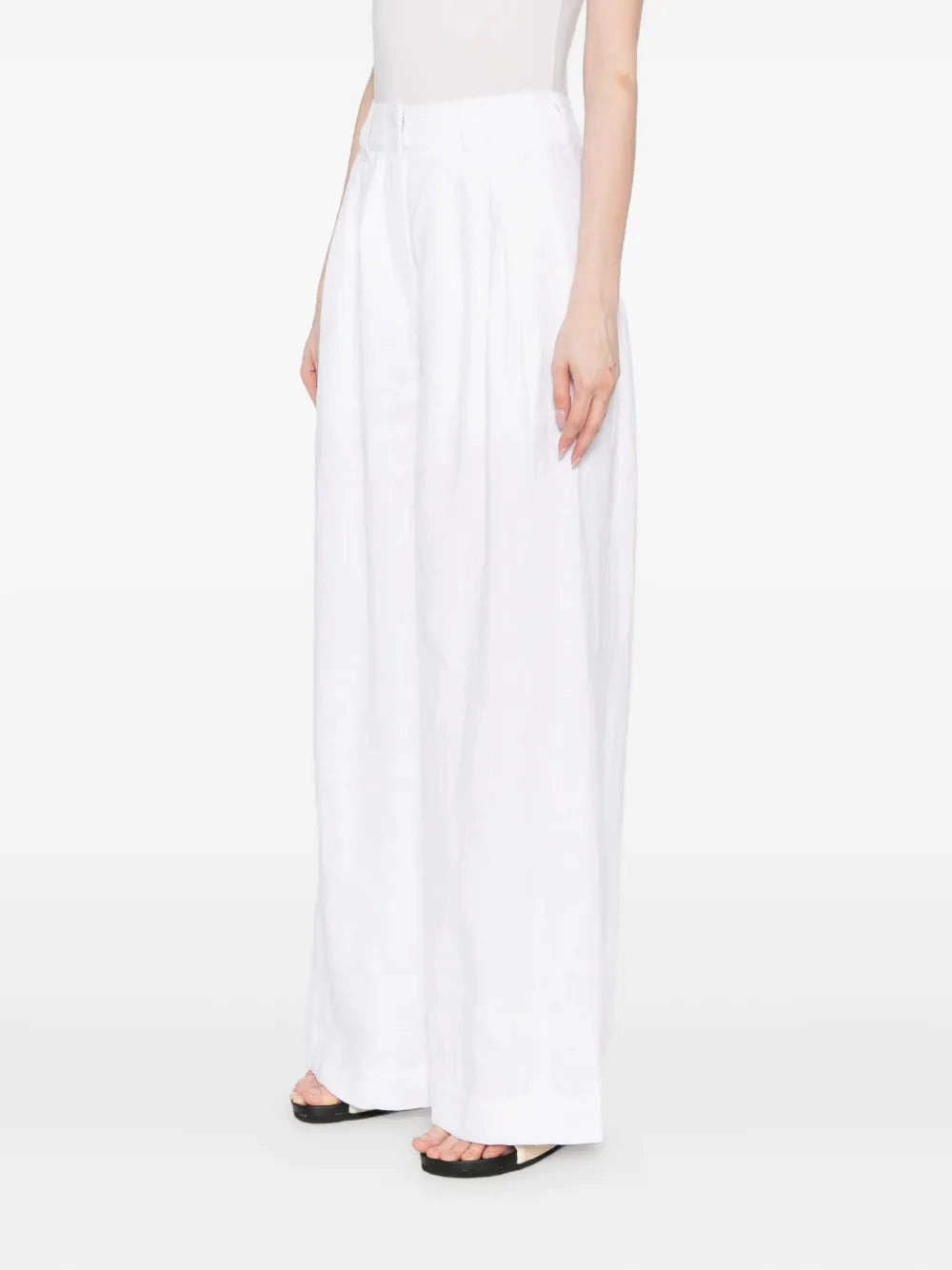 Flattering Fit Wear Wrinkle Resistant Finish Parker Trouser in Ivory