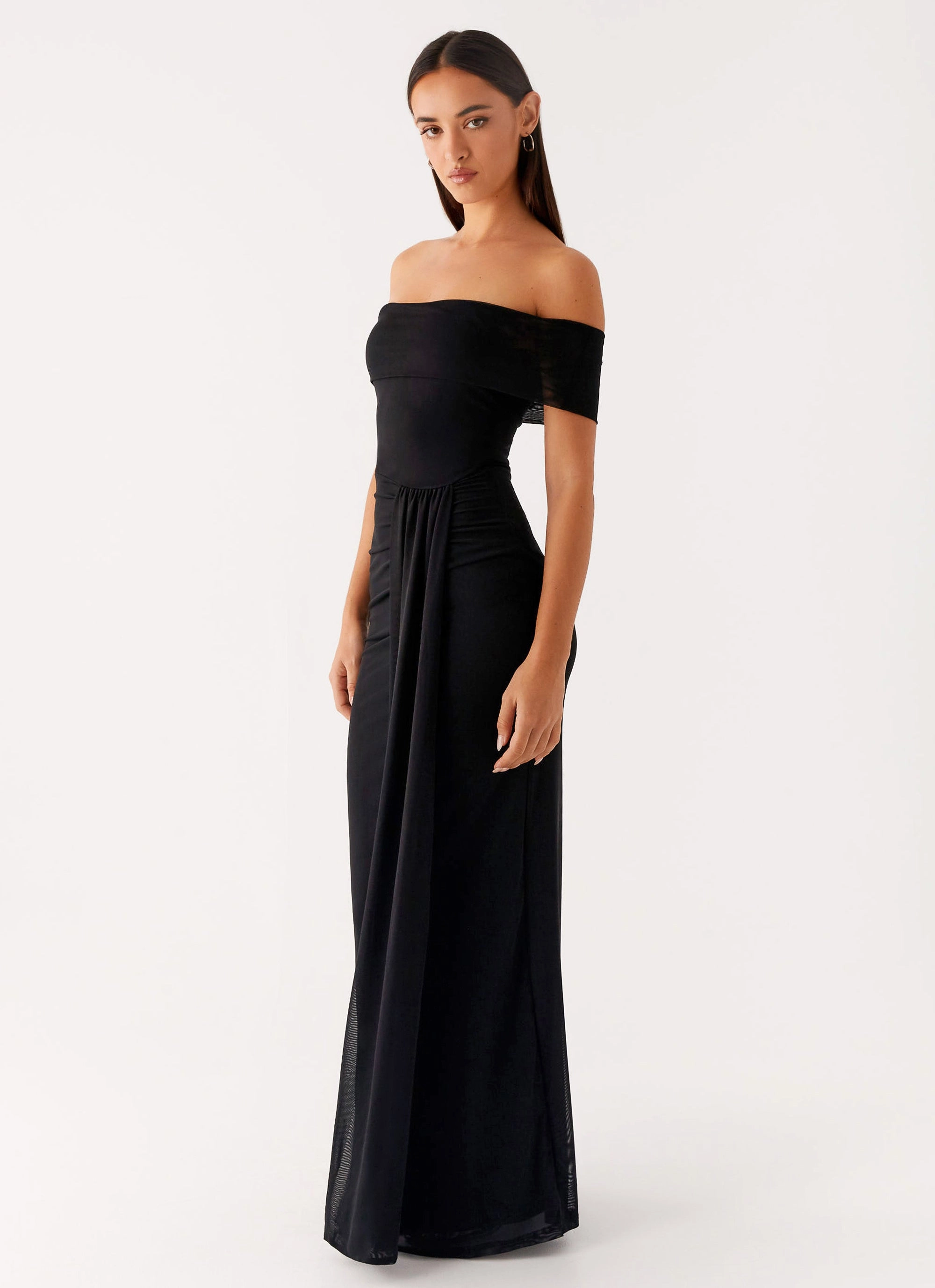 Aileen Maxi Dress - Black Comfortable fit-and-flare dress Minimalist Fit
