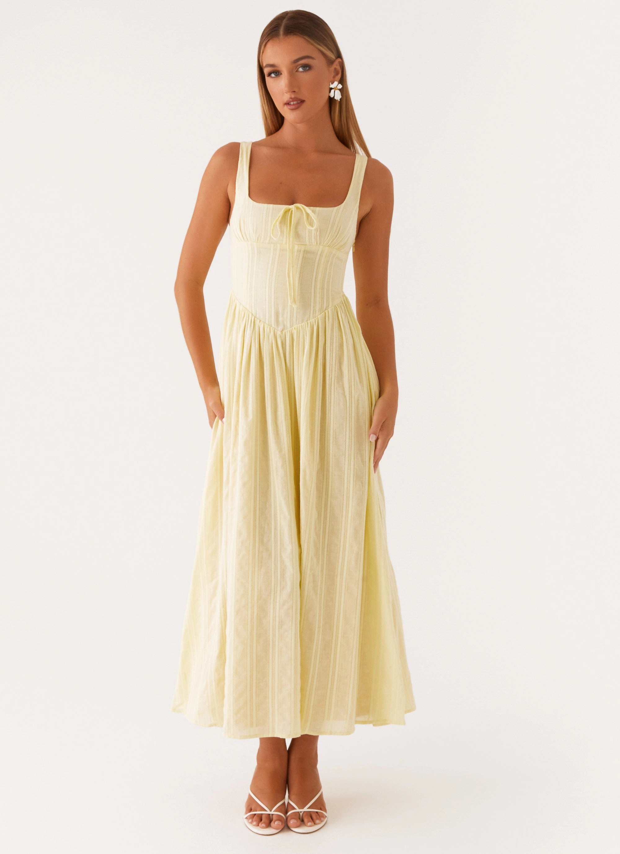 Pascuelle Midi Dress - Yellow Travel Outfit