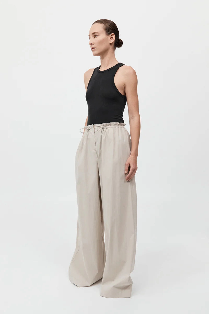 Timeless Look Relaxed Wearable Petit Paperbag Waist Pants in Creme