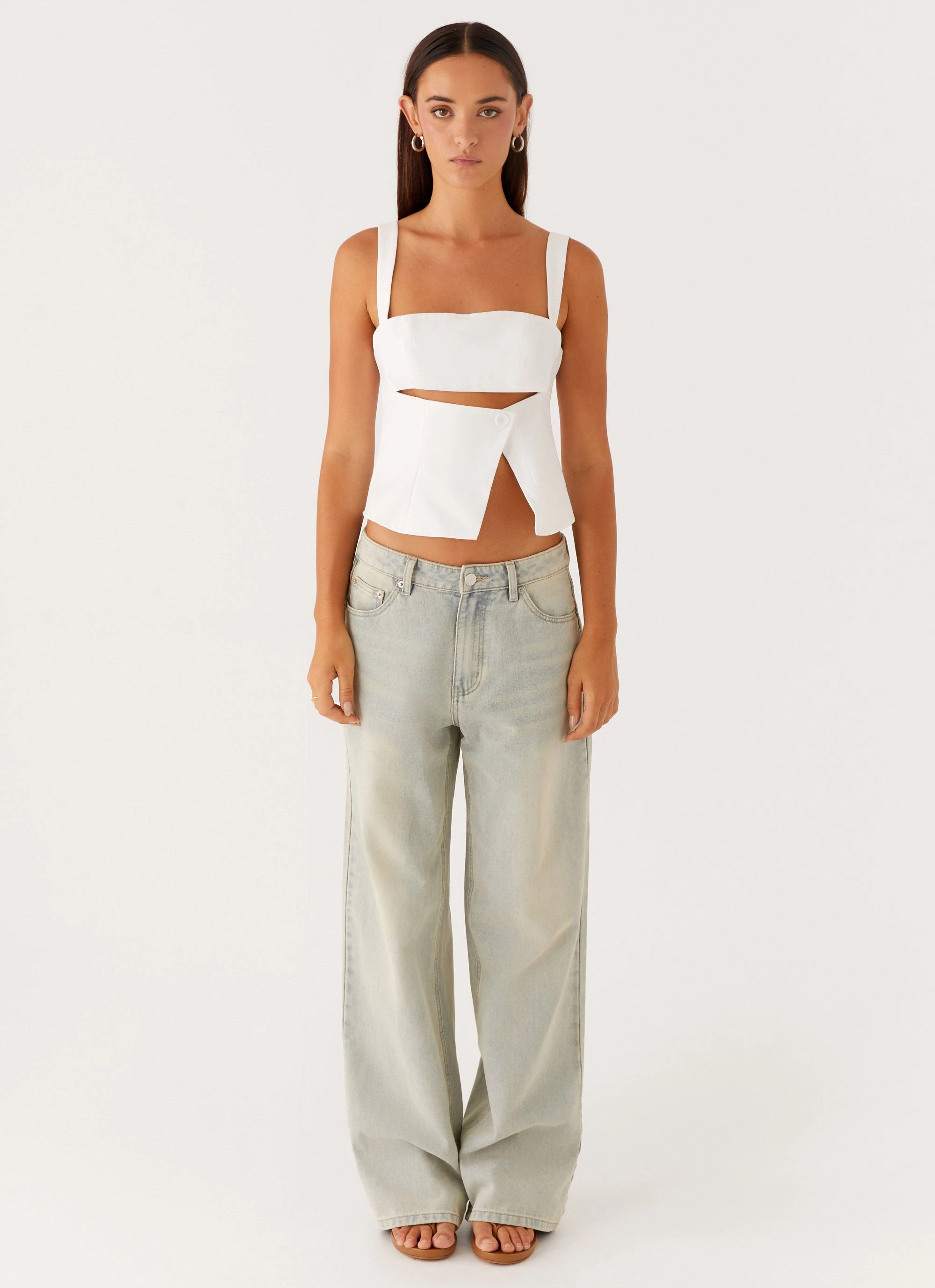 Eco Conscious Dye Process Contrast Topstitching Detail Pia Cut Out Top - White