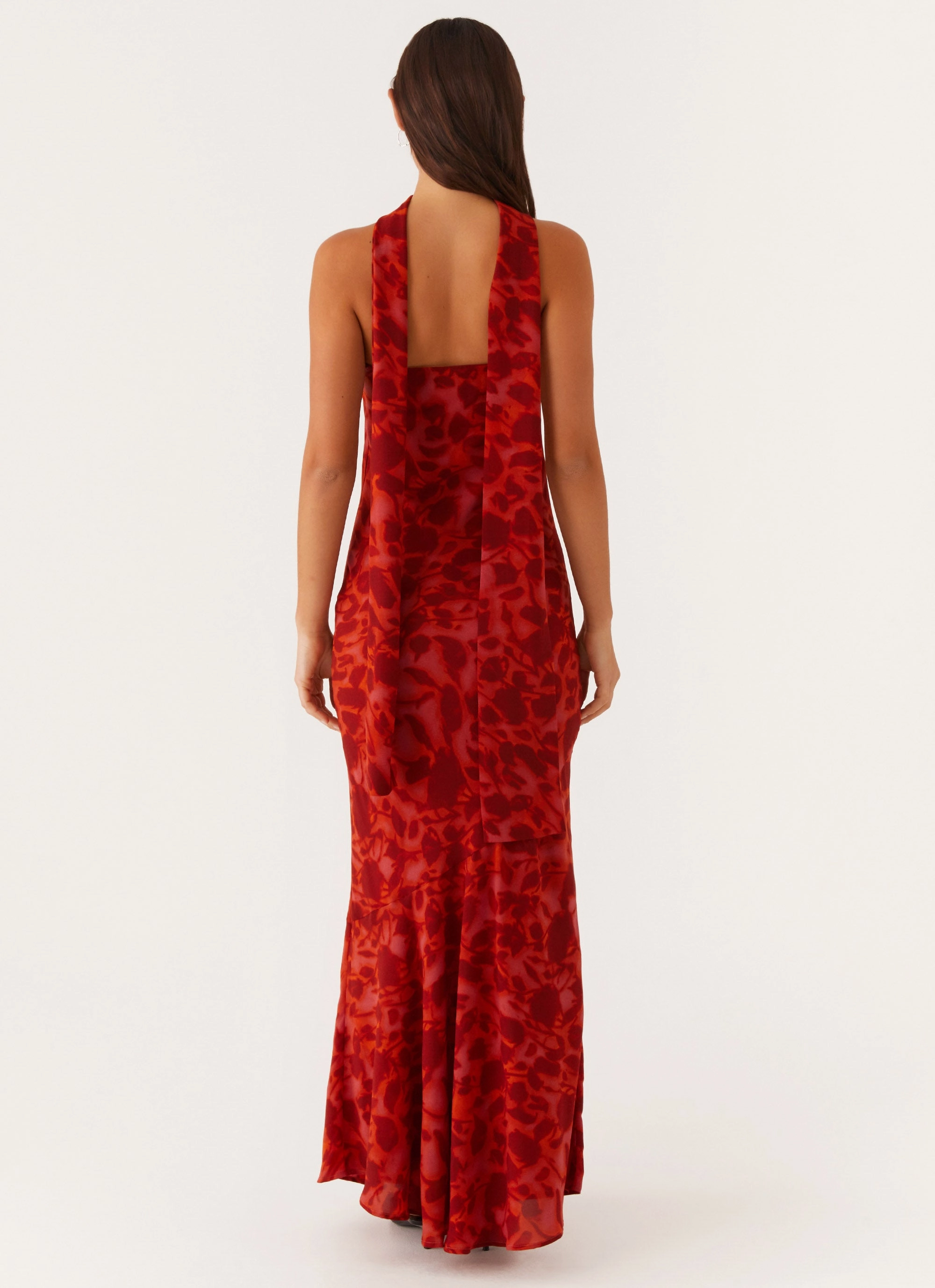 Shared Glow Outfit Boost Under The Pagoda Maxi Dress - Deep Red Floral
