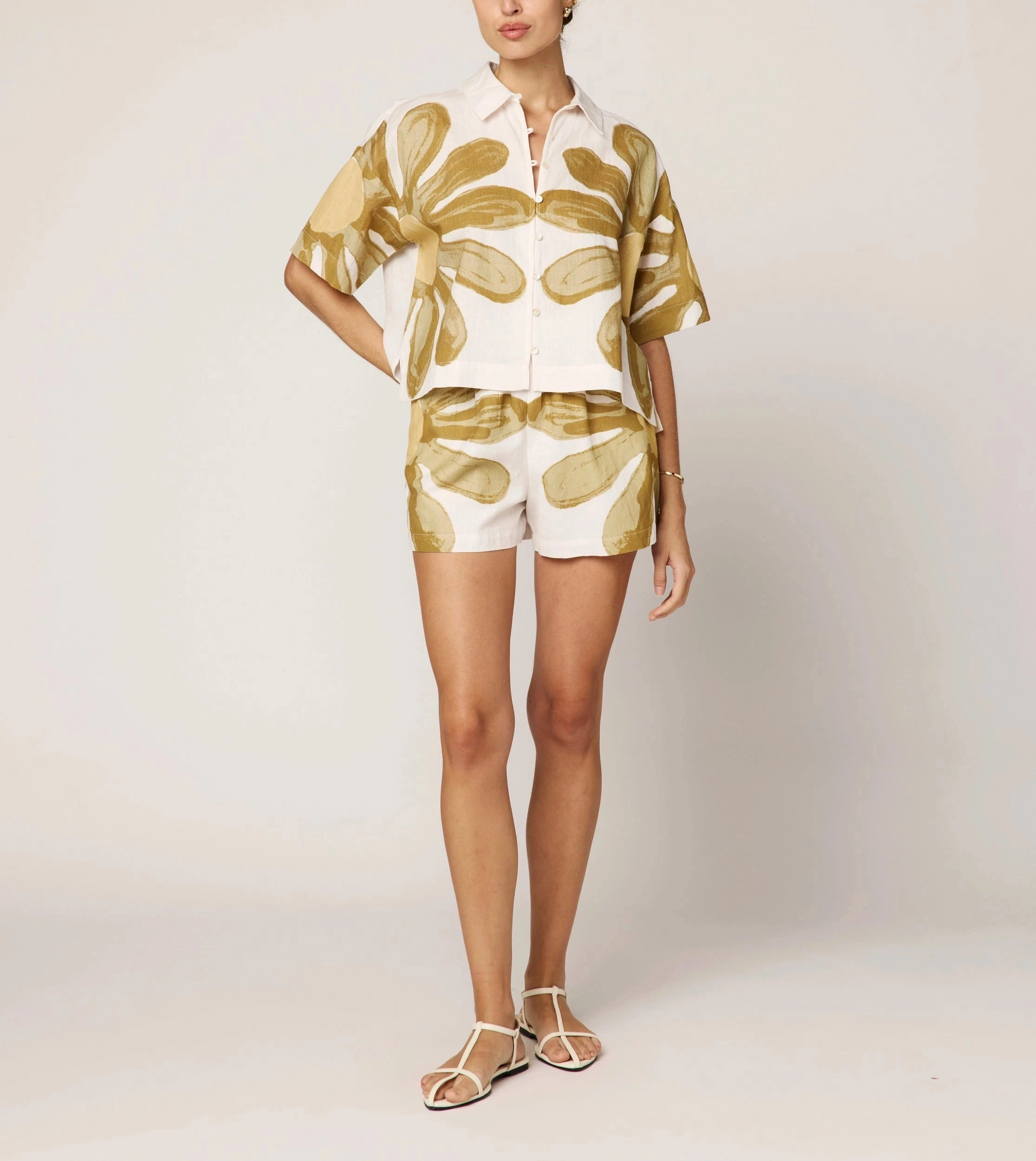 Marie Blouse | Floral Placed Print Temperature Regulating Fibers