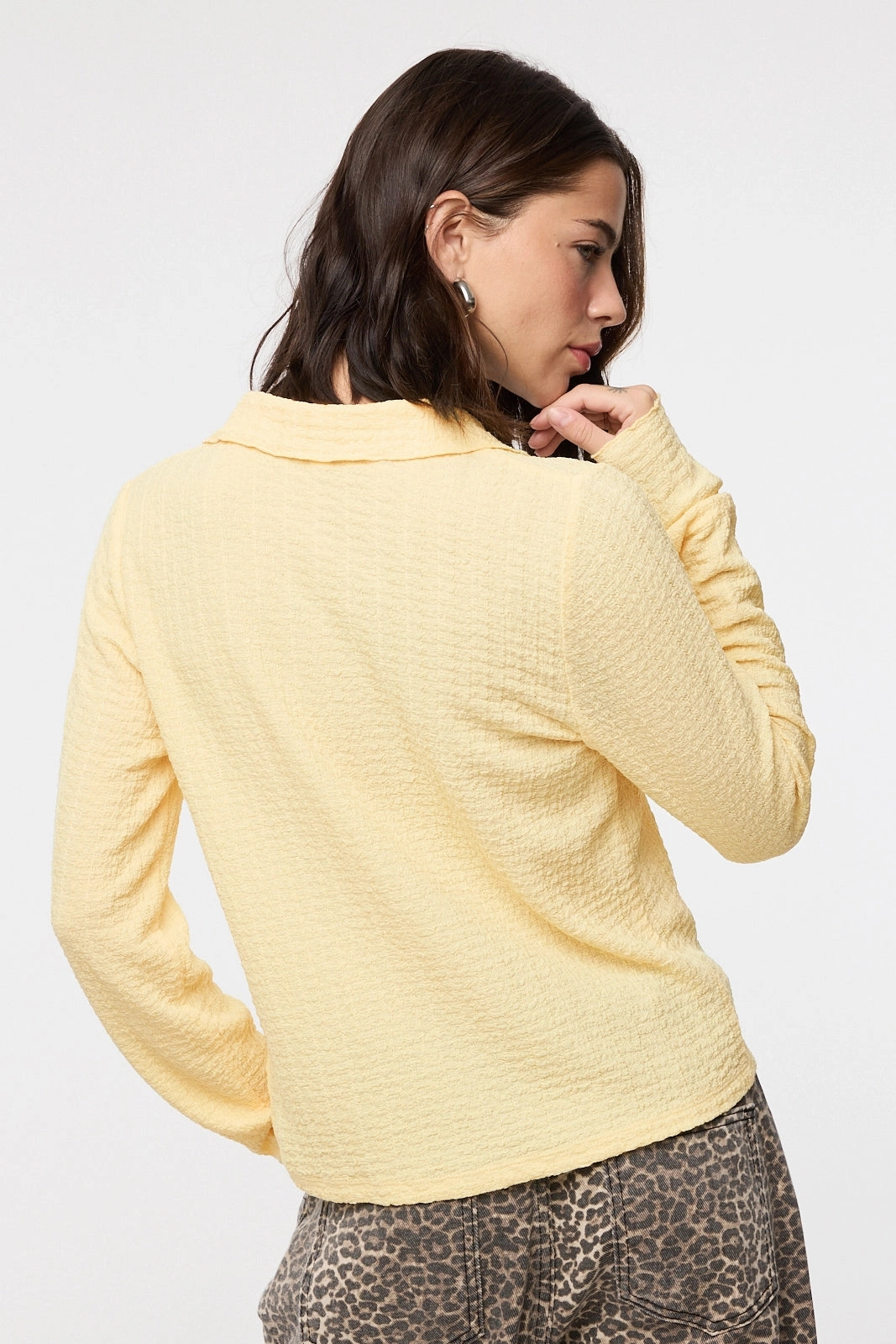 Textured Button Up Knit Top - Daisy elegant design Hydrophobic Threadwork