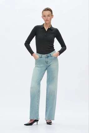 Low Rise Straight Leg Jeans - Retro Light Blue FlatlockSeamTechnique Retro Style