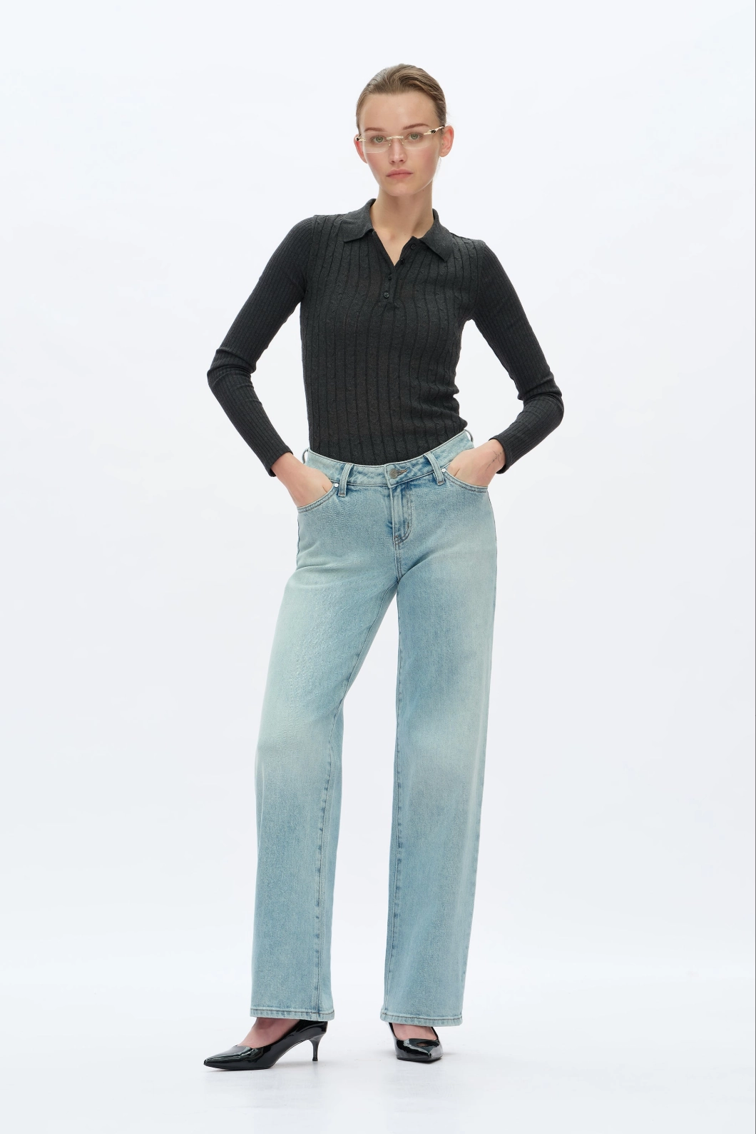 Low Rise Straight Leg Jeans - Retro Light Blue FlatlockSeamTechnique Retro Style