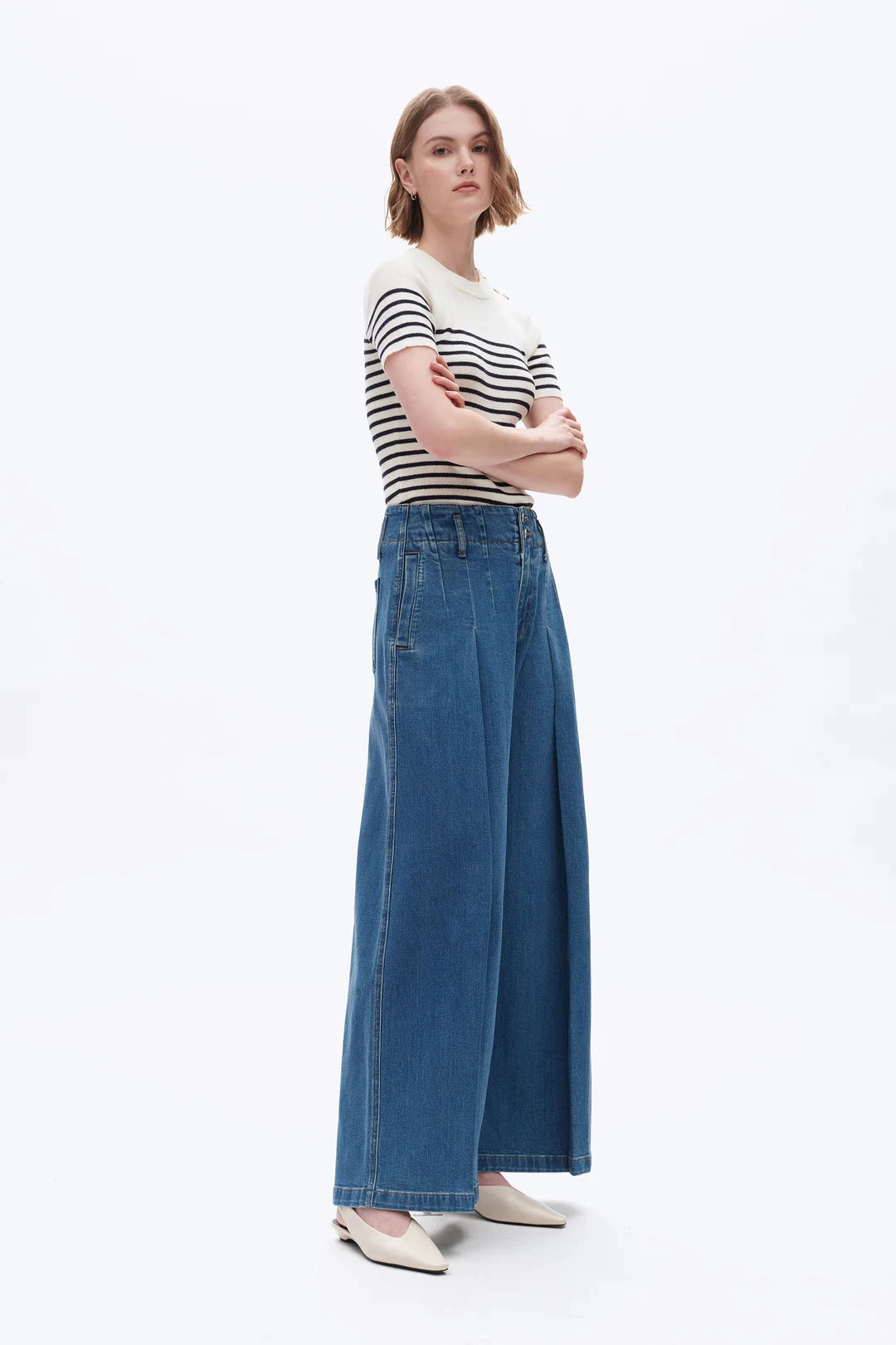 Classic Crewneck Design High Rise Wide Leg Pleated Jeans