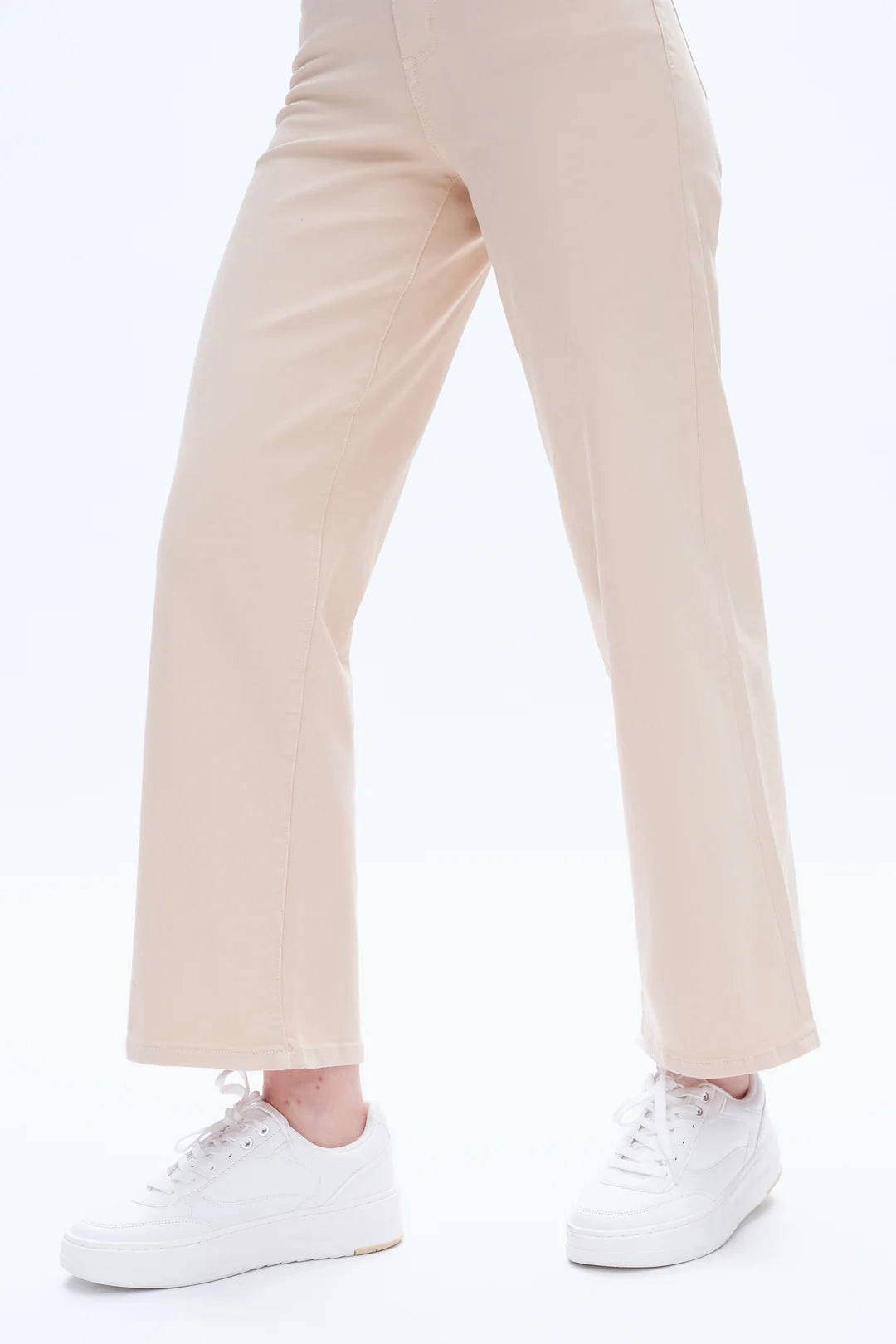 ComfortWaistband High Rise Wide Leg Denim Jeans