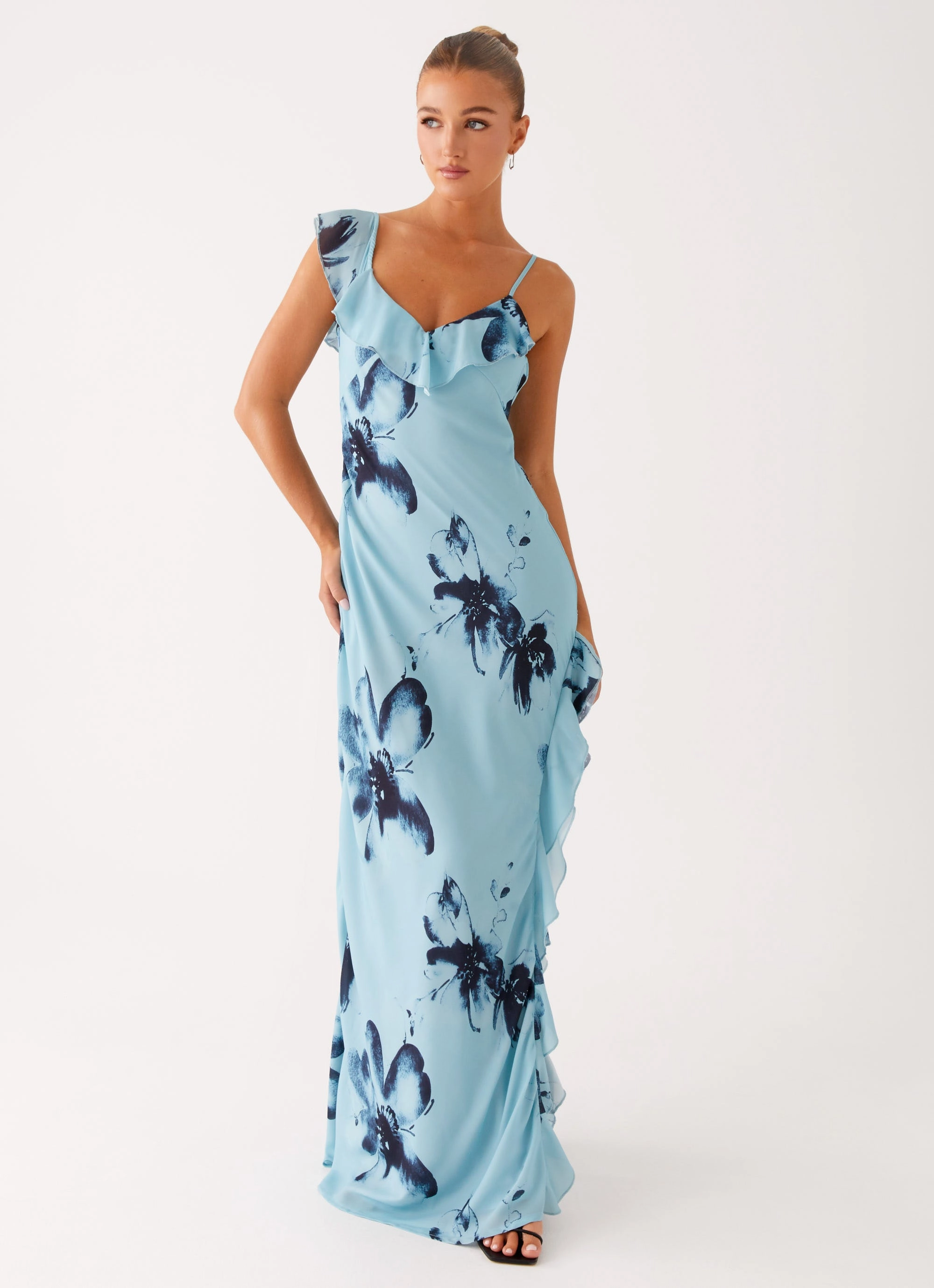 Lounge Outfit Curve-Enhancing Goldsmith Maxi Dress - Blue Black Floral