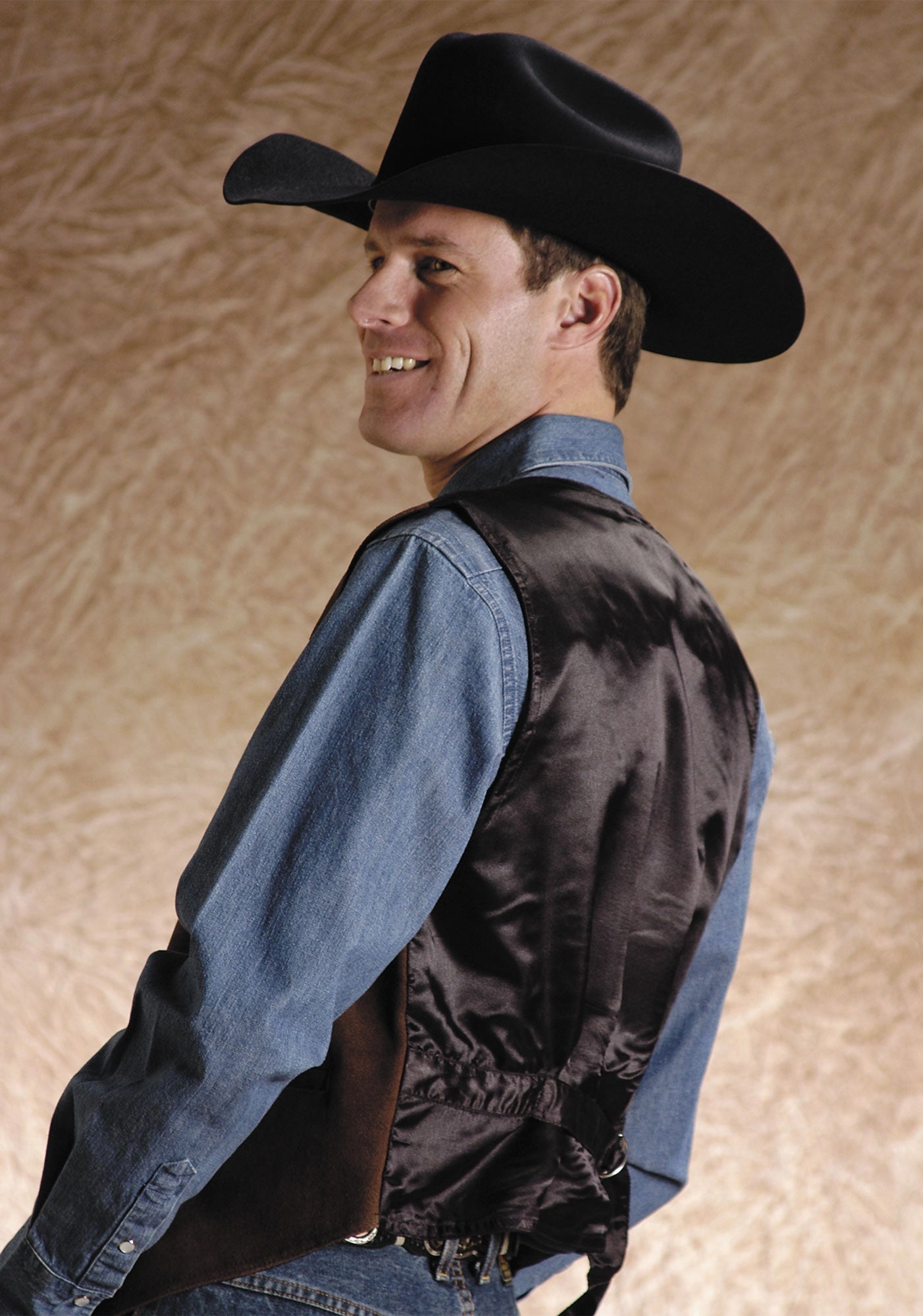 Weekend Casual Roper Mens Buckle Tie Brass Snaps Dark Brown Suede Leather Vest