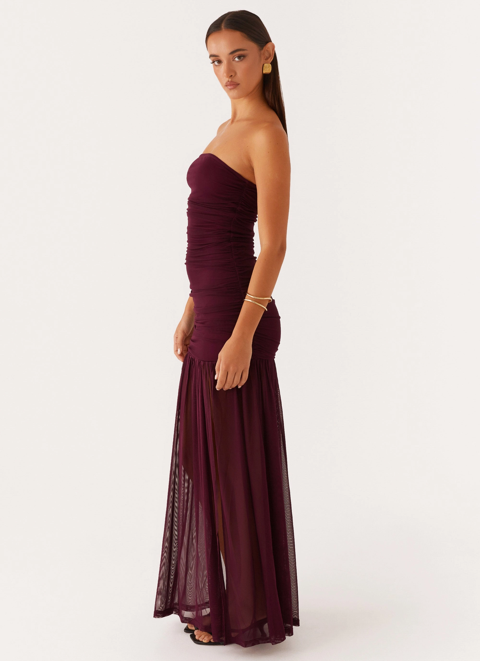 Dew Tone Chic and Flattering Savaya Maxi Dress - Mulberry