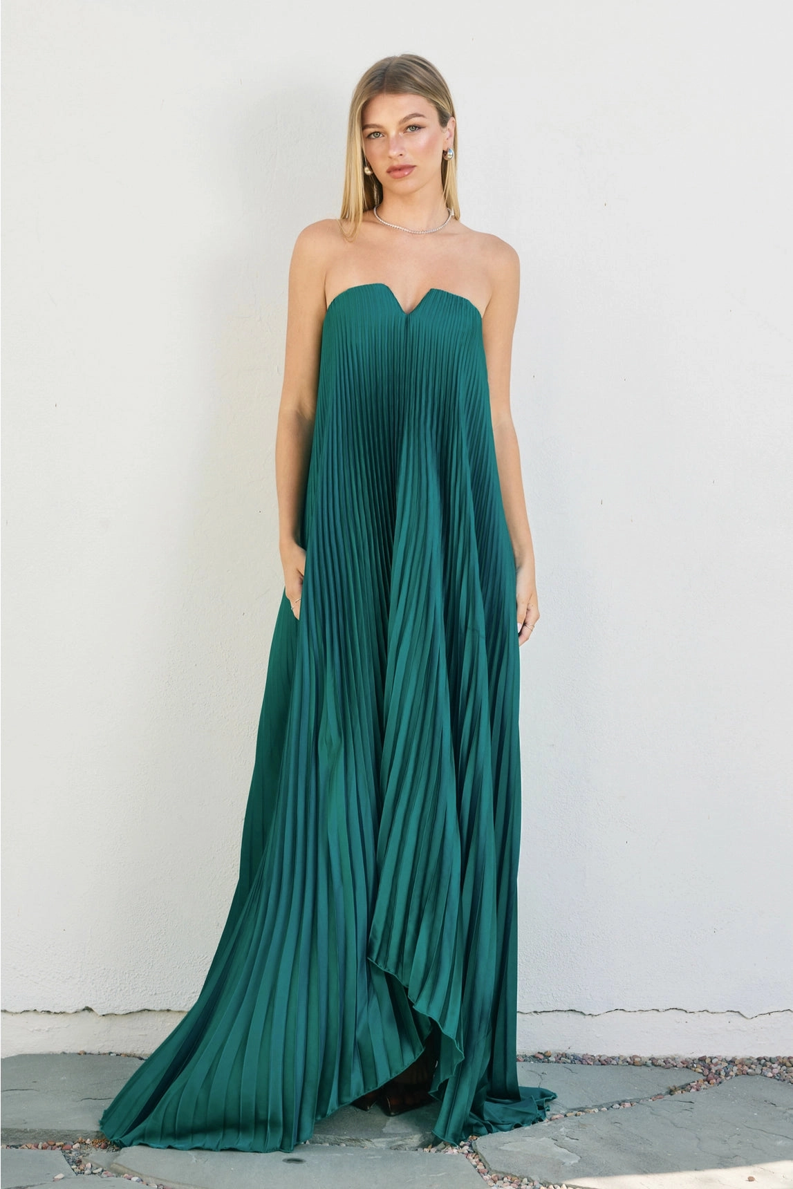 FlexFoamInserts Tagless Neckline Moonglade Pleated Maxi Dress - Emerald