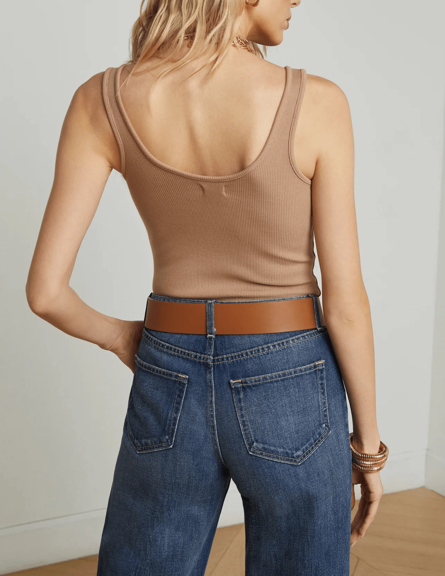 TearResistantMaterial Minimal Look L'AGENCE Nica Scoop Neck Bodysuit in Cappuccino