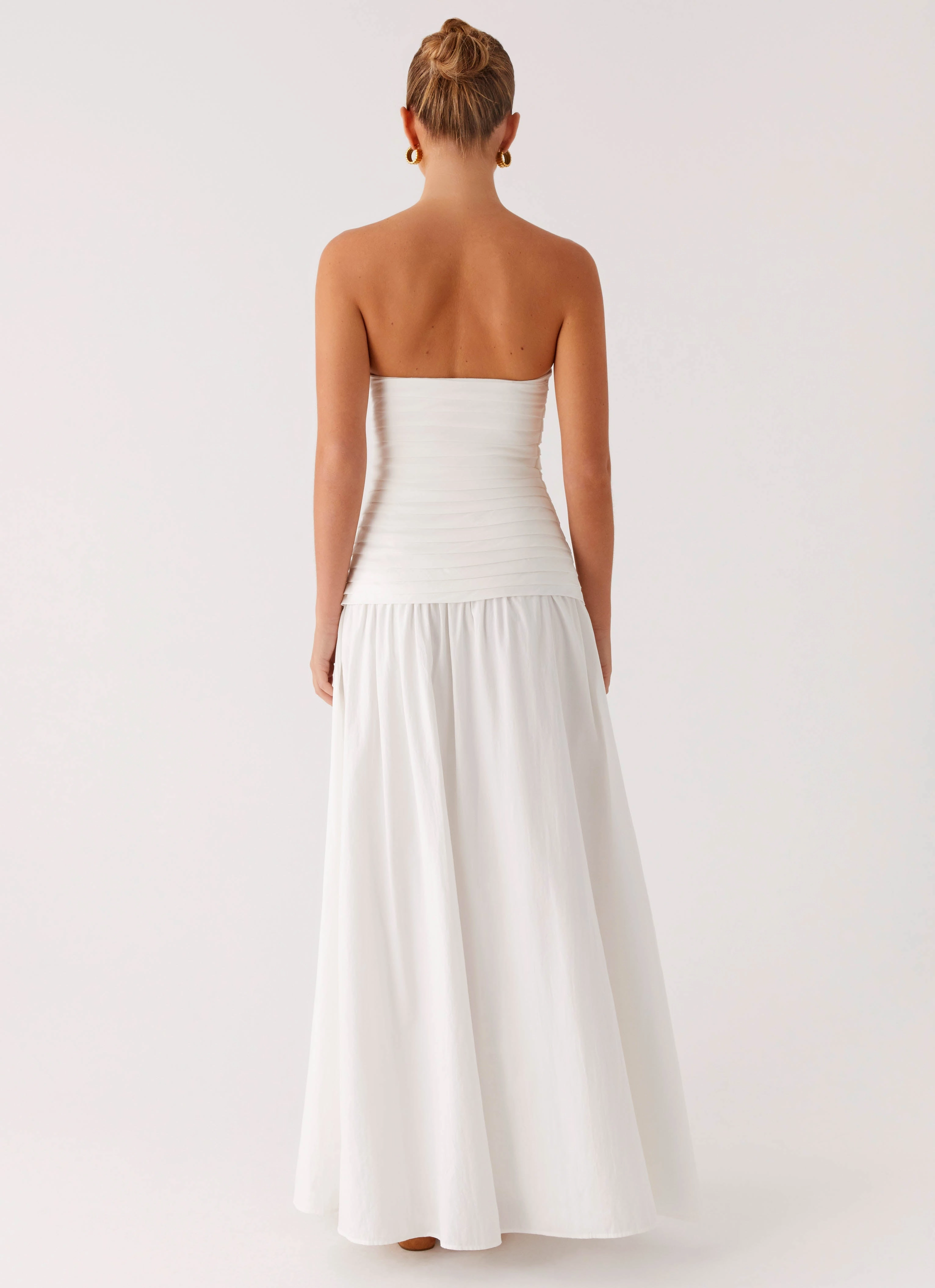 Tyrah Maxi Dress - White Hook-And-Eye Bow Glow