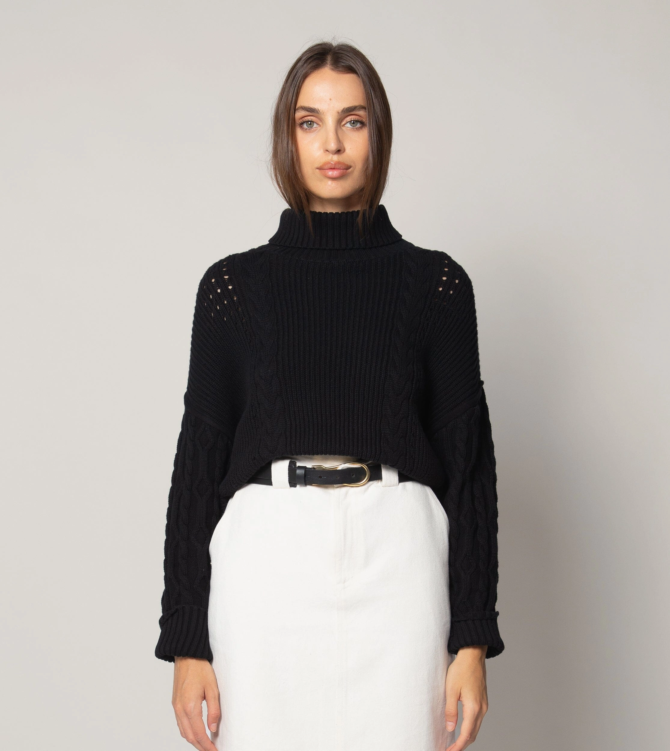 Serah Sweater | Black Lightweight Weave Material Anti Odor Finish