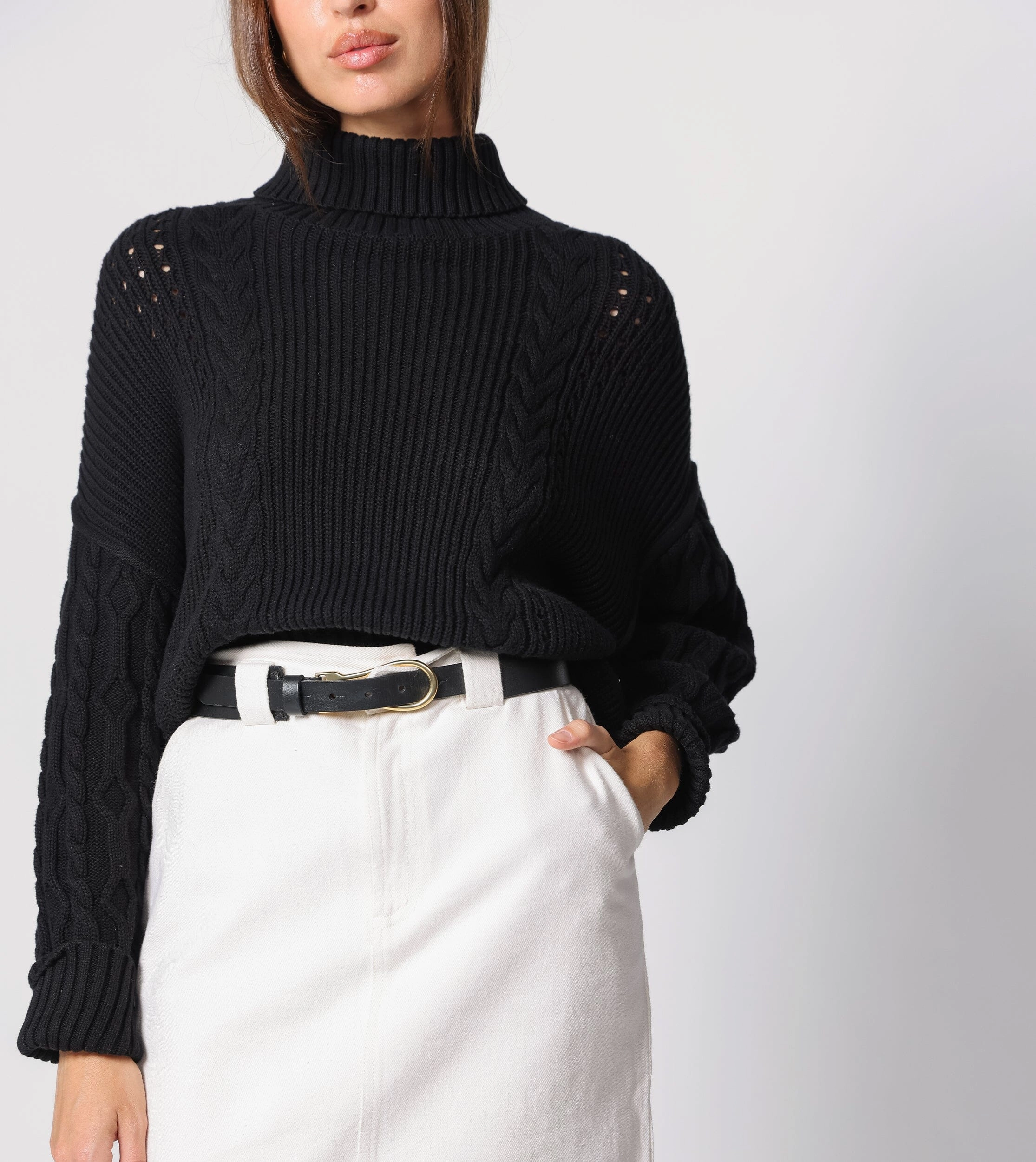 Serah Sweater | Black FlatlockSeams