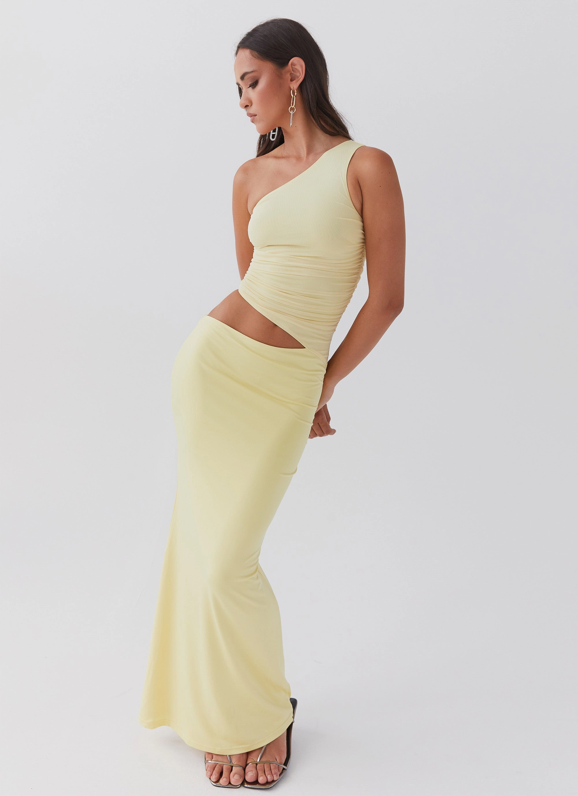 Chic Comfort Relaxed day dress Seranella One Shoulder Maxi Dress - Lemon