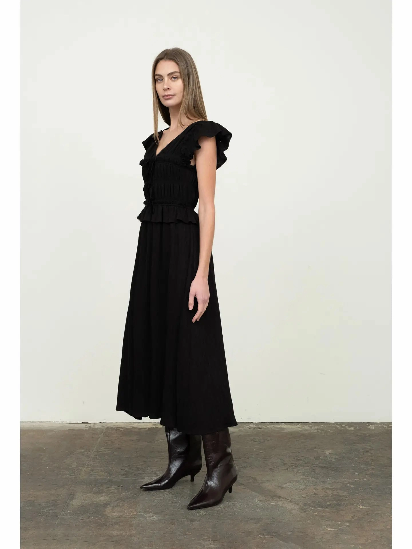 Shirred V Neck Midi Dress Youthful Feel Dropped-Waist