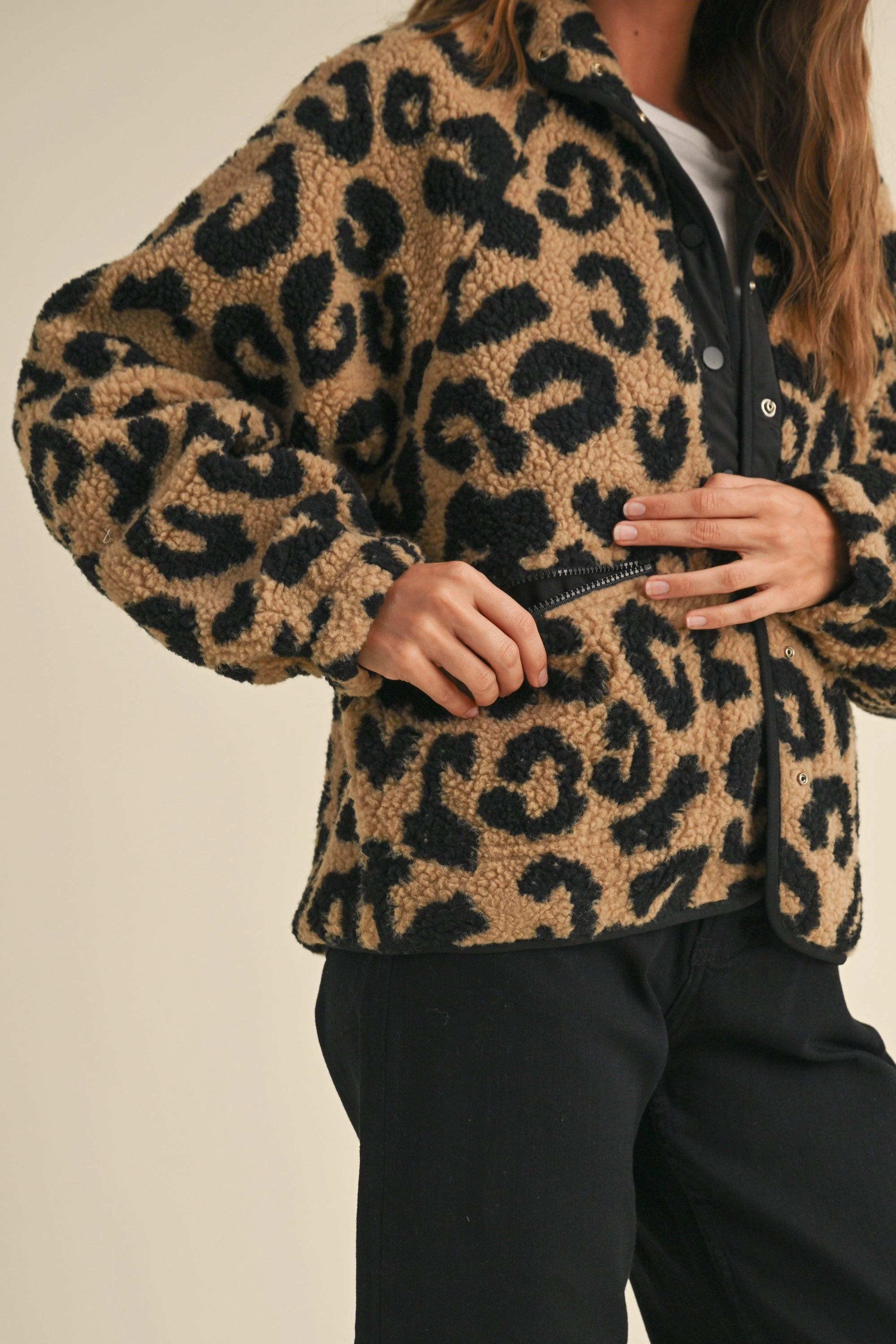 BreathableMaterial summer look Sherpa Leopard Jacket