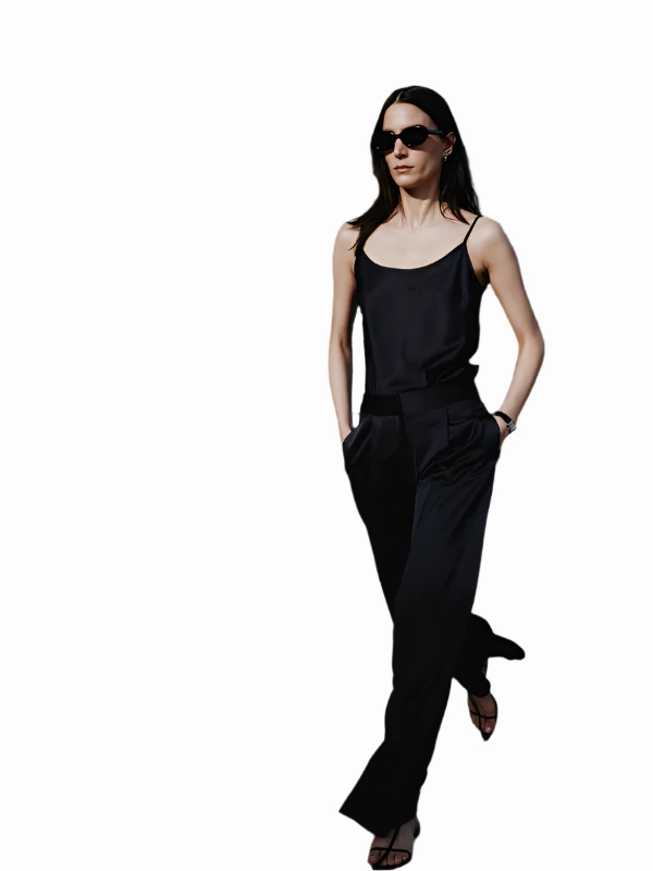 Anti Odor Technology Snag Free Fabric Neve Mid-Waisted Wideleg Trouser in Navy