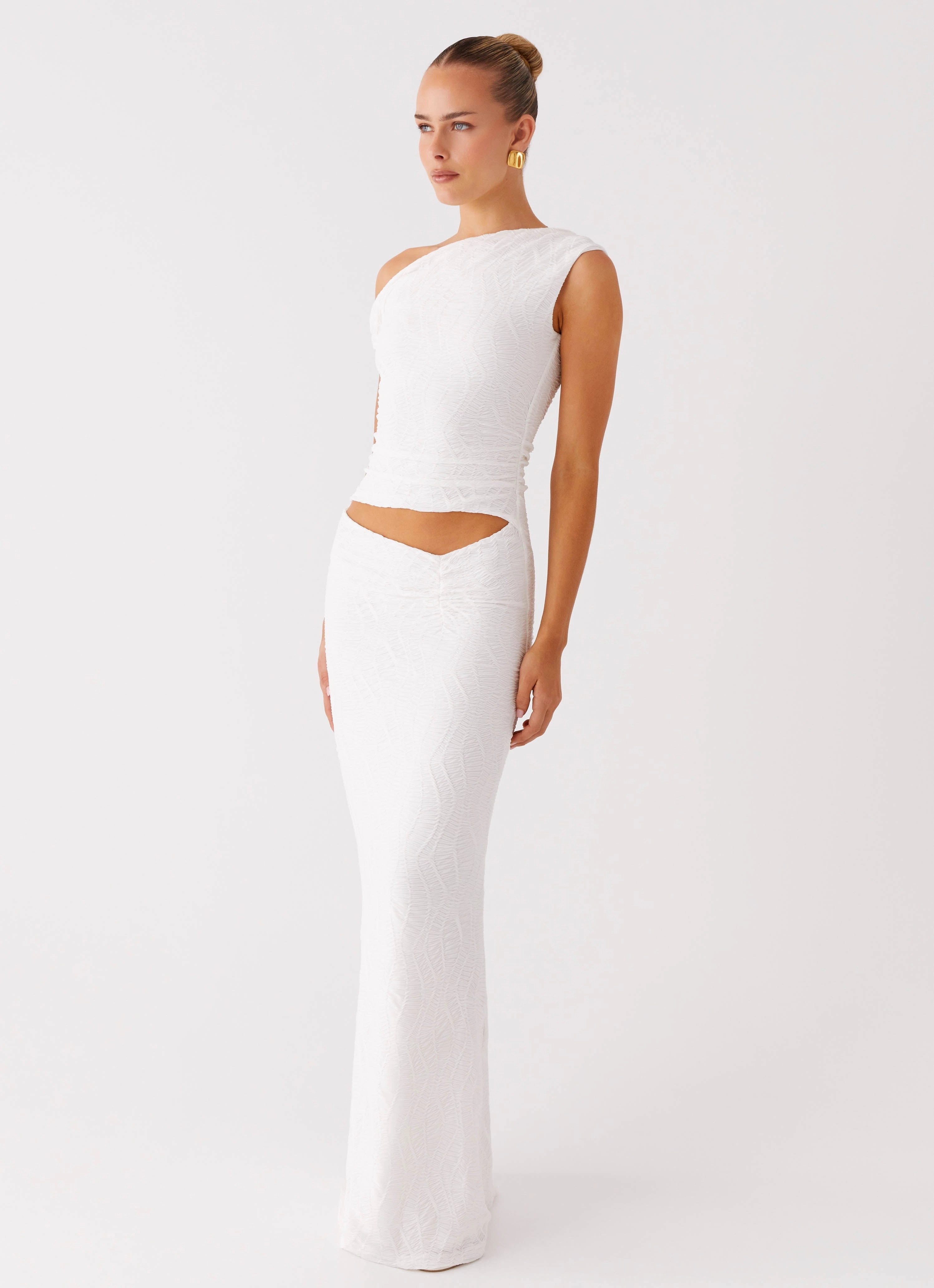 Smooth Design Urban Aesthetic Galantis One Shoulder Maxi Dress - White