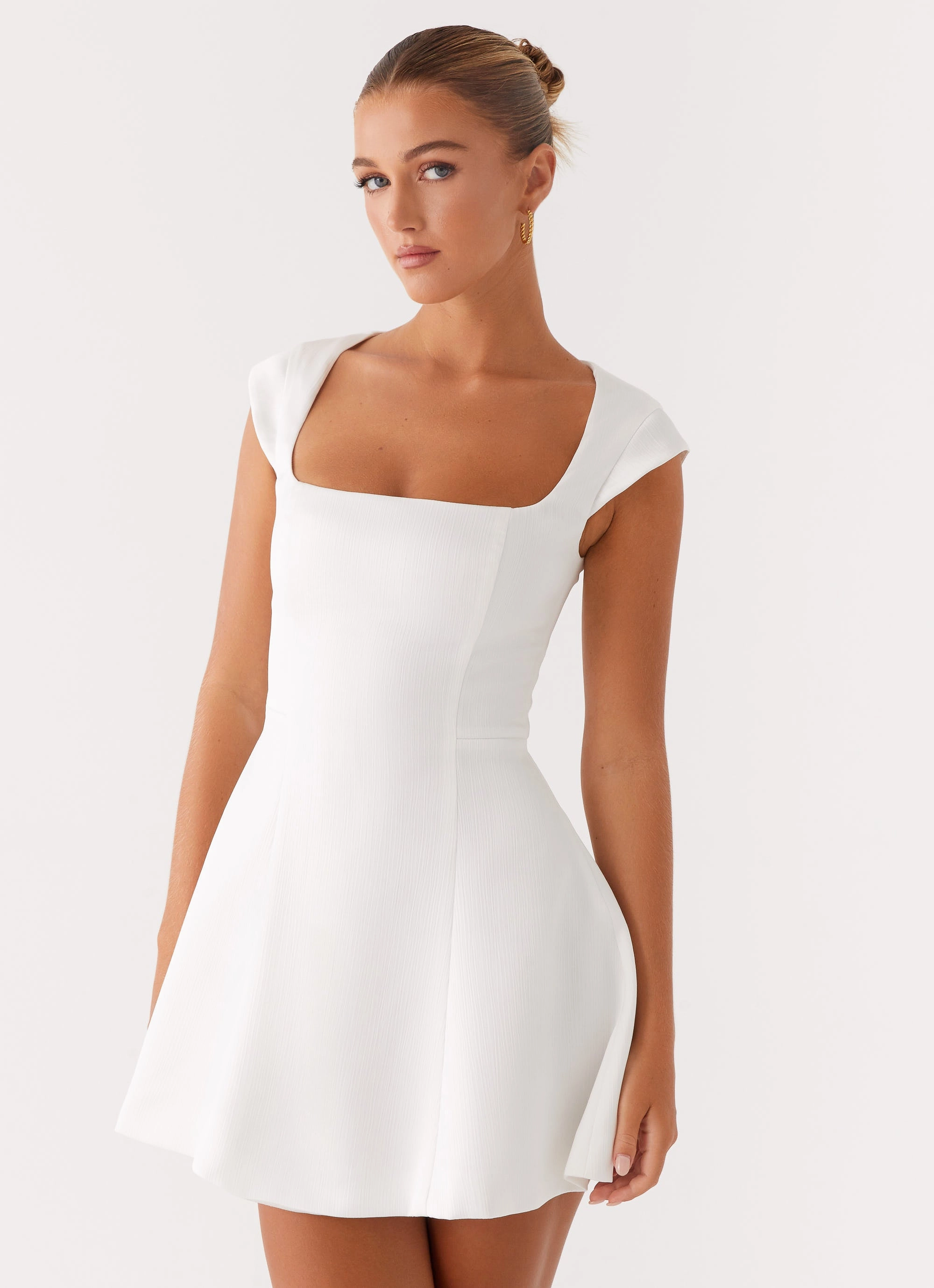 Maryjane Mini Dress - White Minimalist-Trend