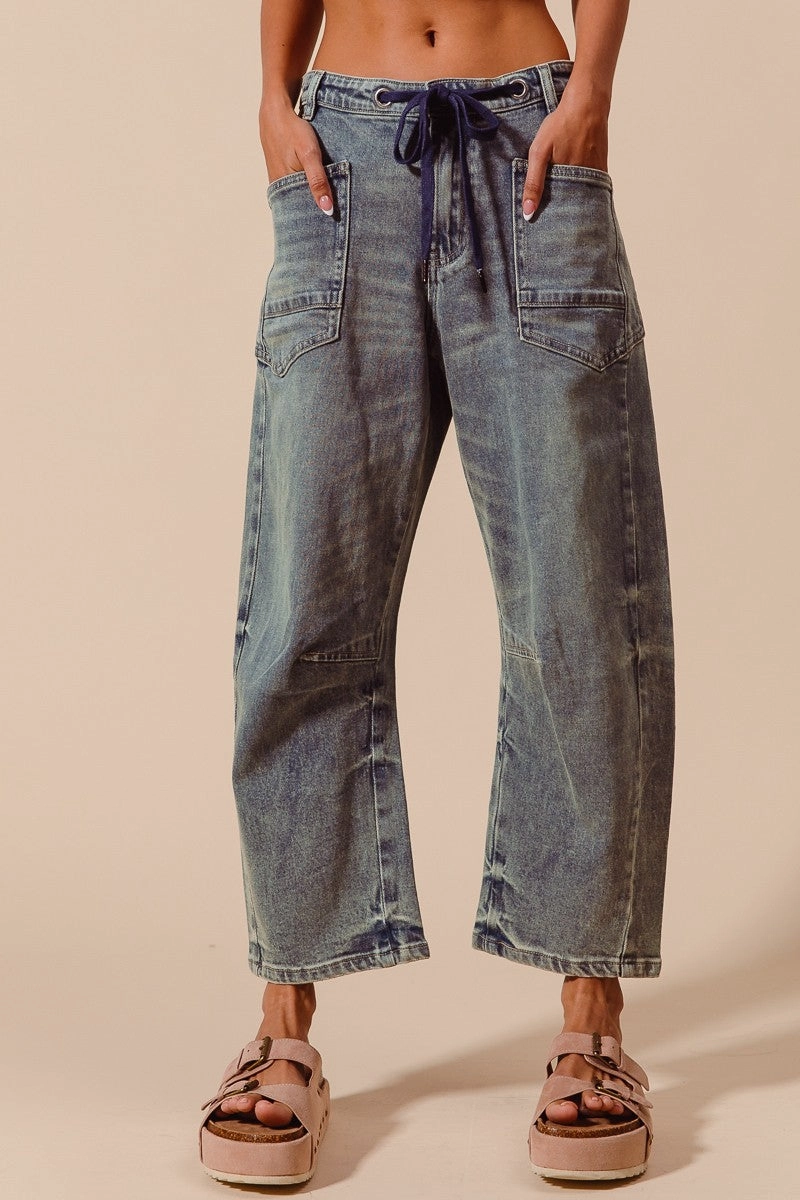 SeamlessKnitConstruction Mid-Rise Denim Barrel Jeans