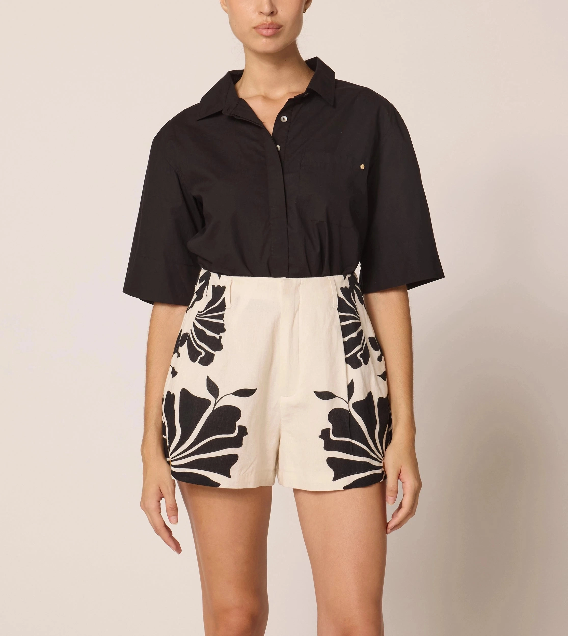 Sebastian Short | Atropa Versatile Design