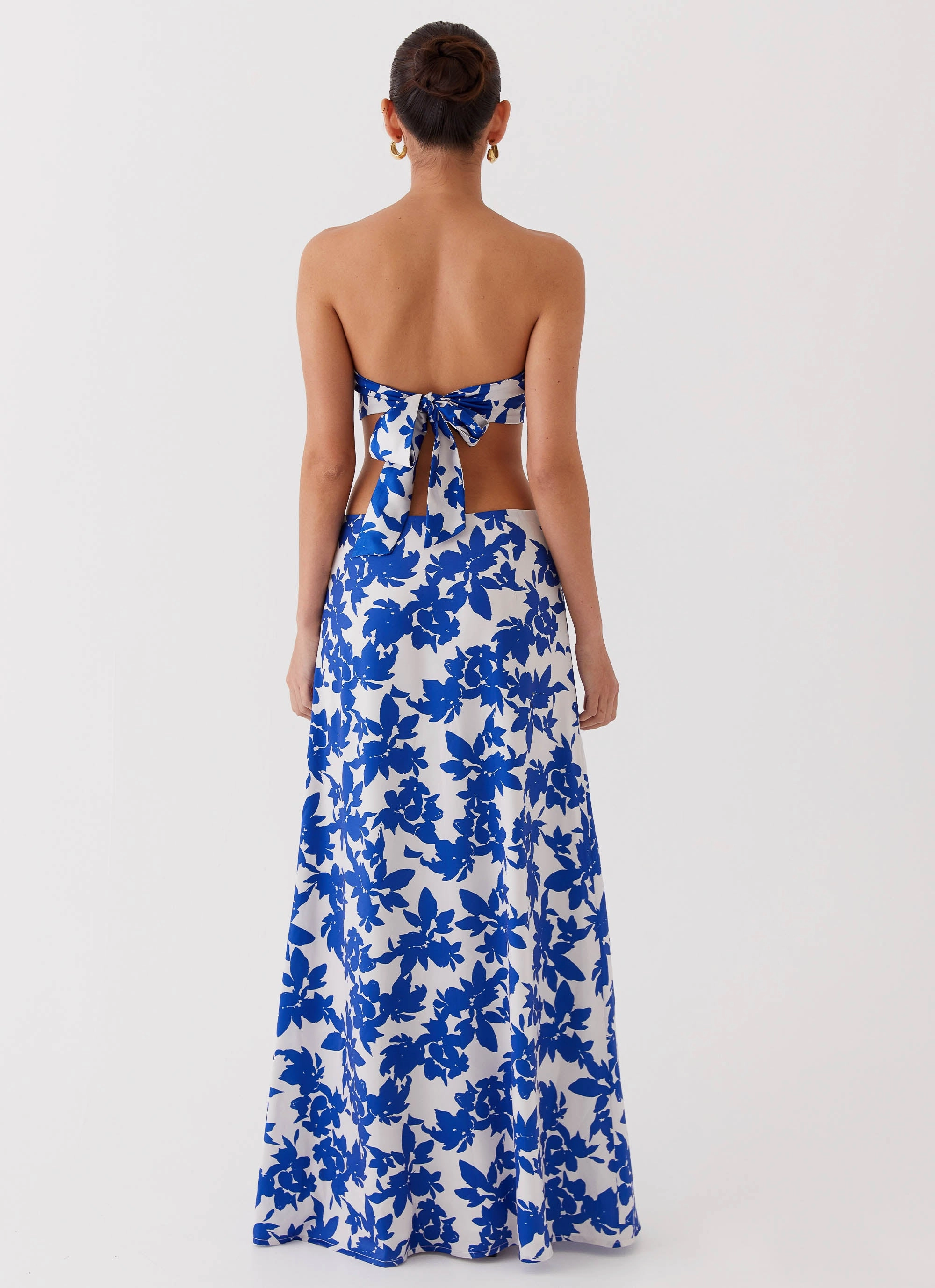 Winter Fashion Sky Gaze Twist Top - Blue Floral