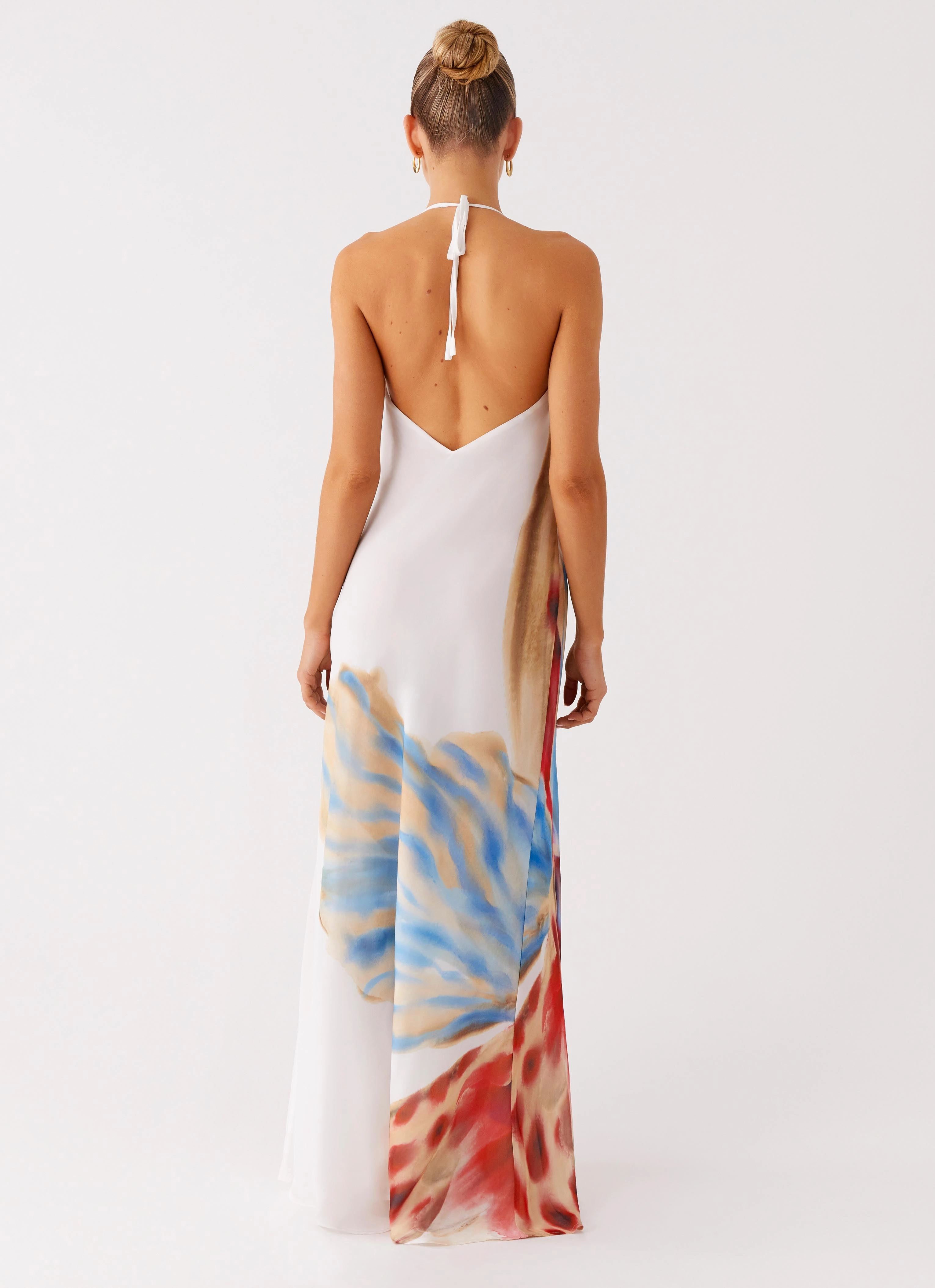 vacation look Travel Style Stars Align Cowl Maxi Dress - White Sea Bloom