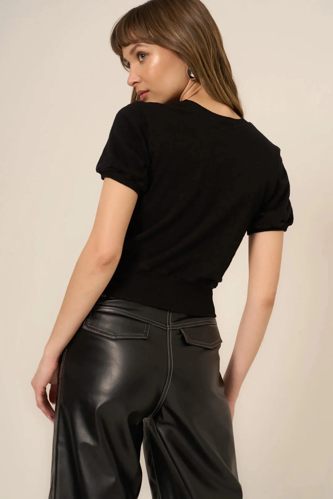 MoistureManagementSystem Smooth Interior Lining Stay Awhile Short Sleeve Sweatshirt